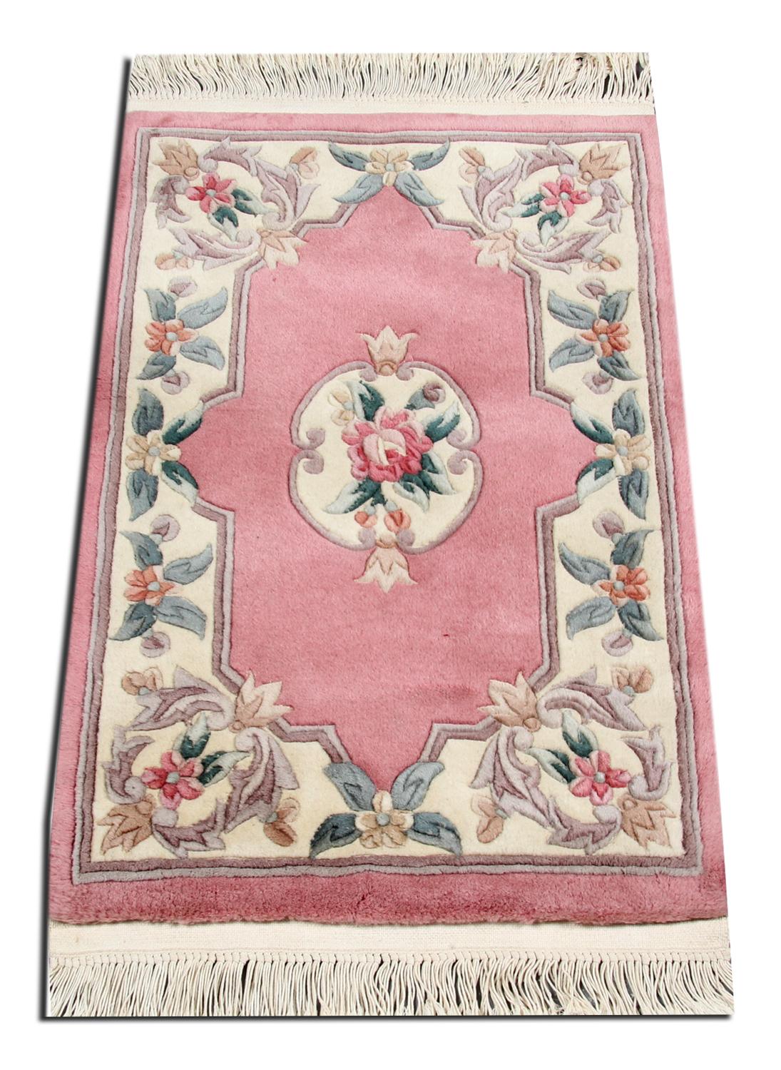 Traditioneller chinesischer Teppich, rosa Wollteppich, handgewebt (Moderne der Mitte des Jahrhunderts) im Angebot
