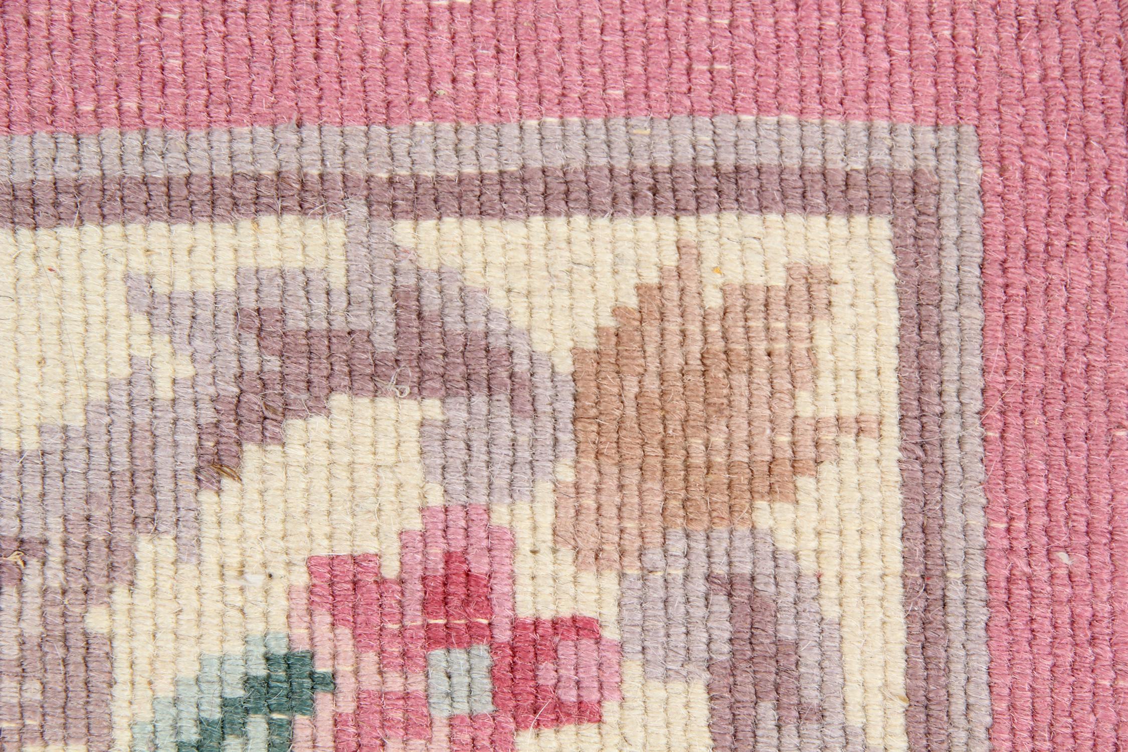 Traditioneller chinesischer Teppich, rosa Wollteppich, handgewebt (Handgeknüpft) im Angebot