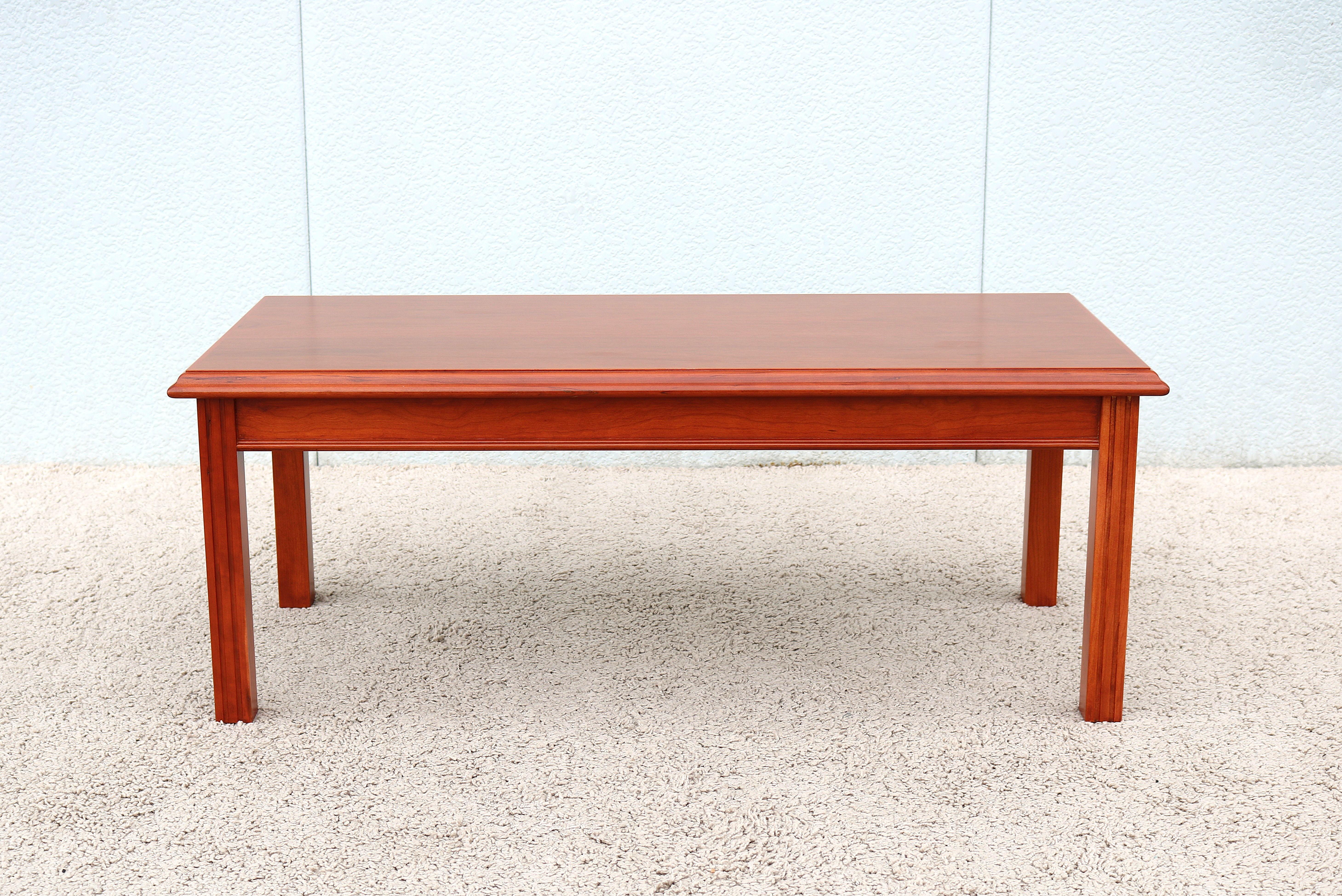 Traditional Classic Arnold Furniture Rectangle Walnut Occasional Coffee Table en vente 4
