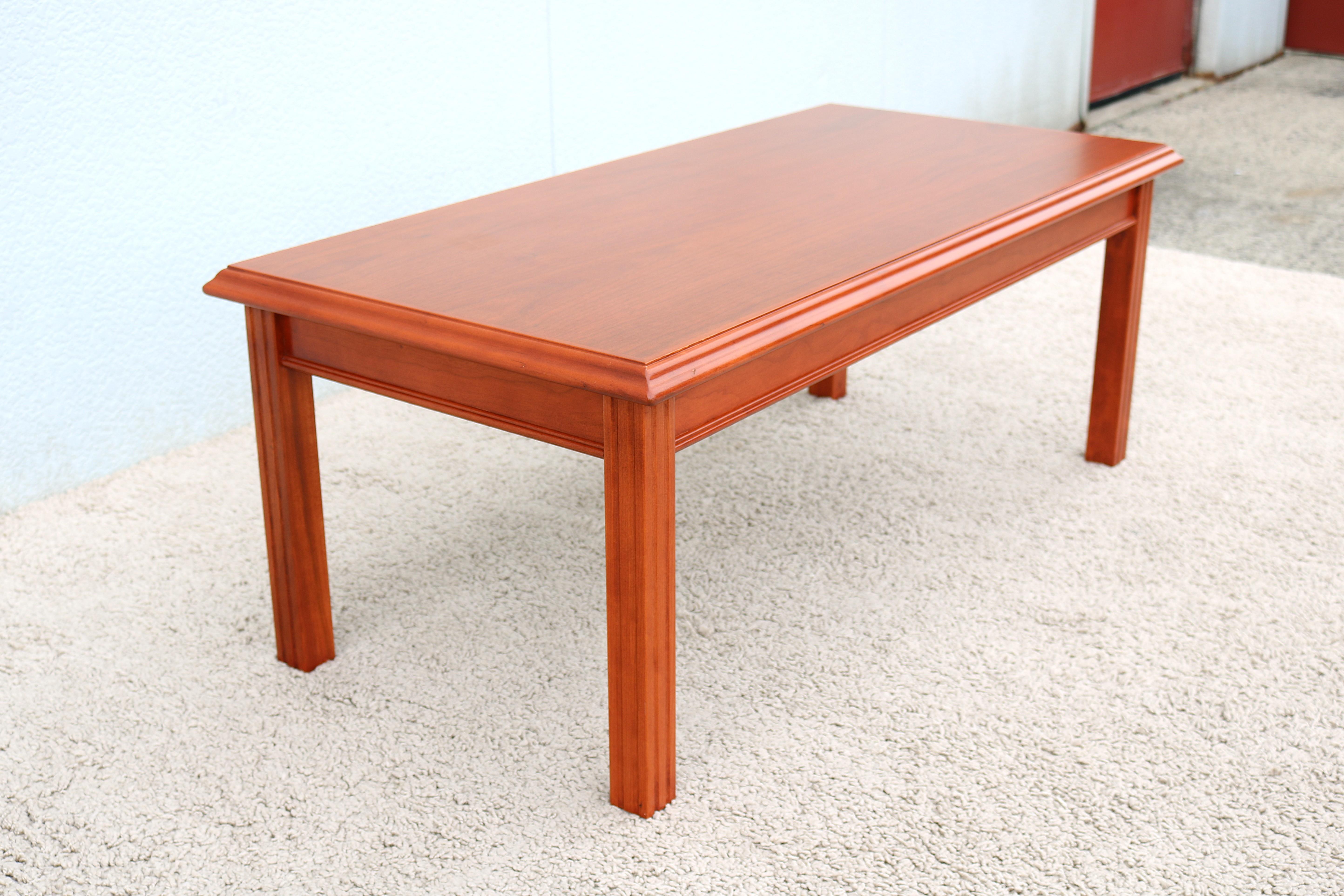 Traditional Classic Arnold Furniture Rectangle Walnut Occasional Coffee Table en vente 1