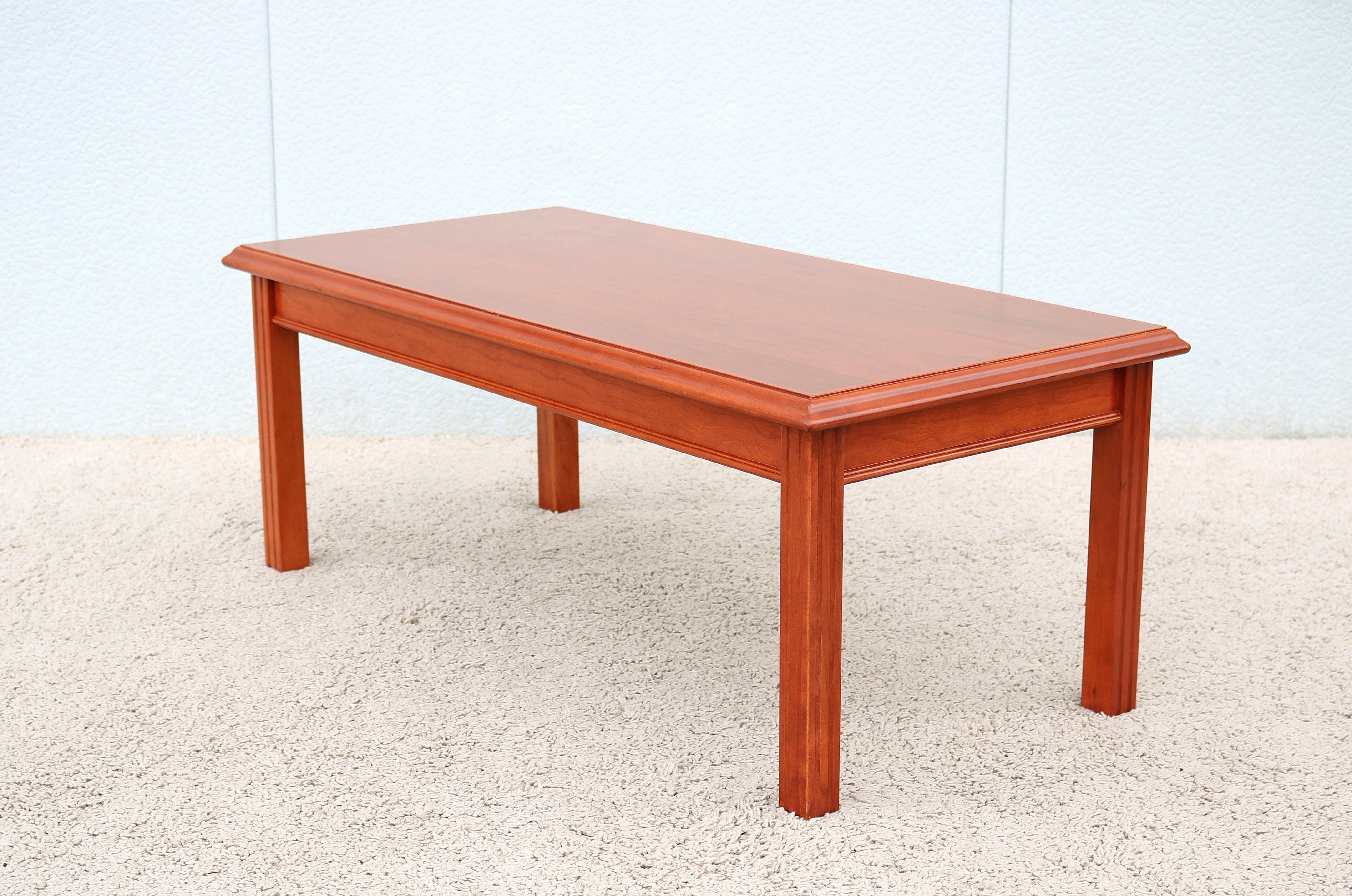 Traditional Classic Arnold Furniture Rectangle Walnut Occasional Coffee Table en vente 2