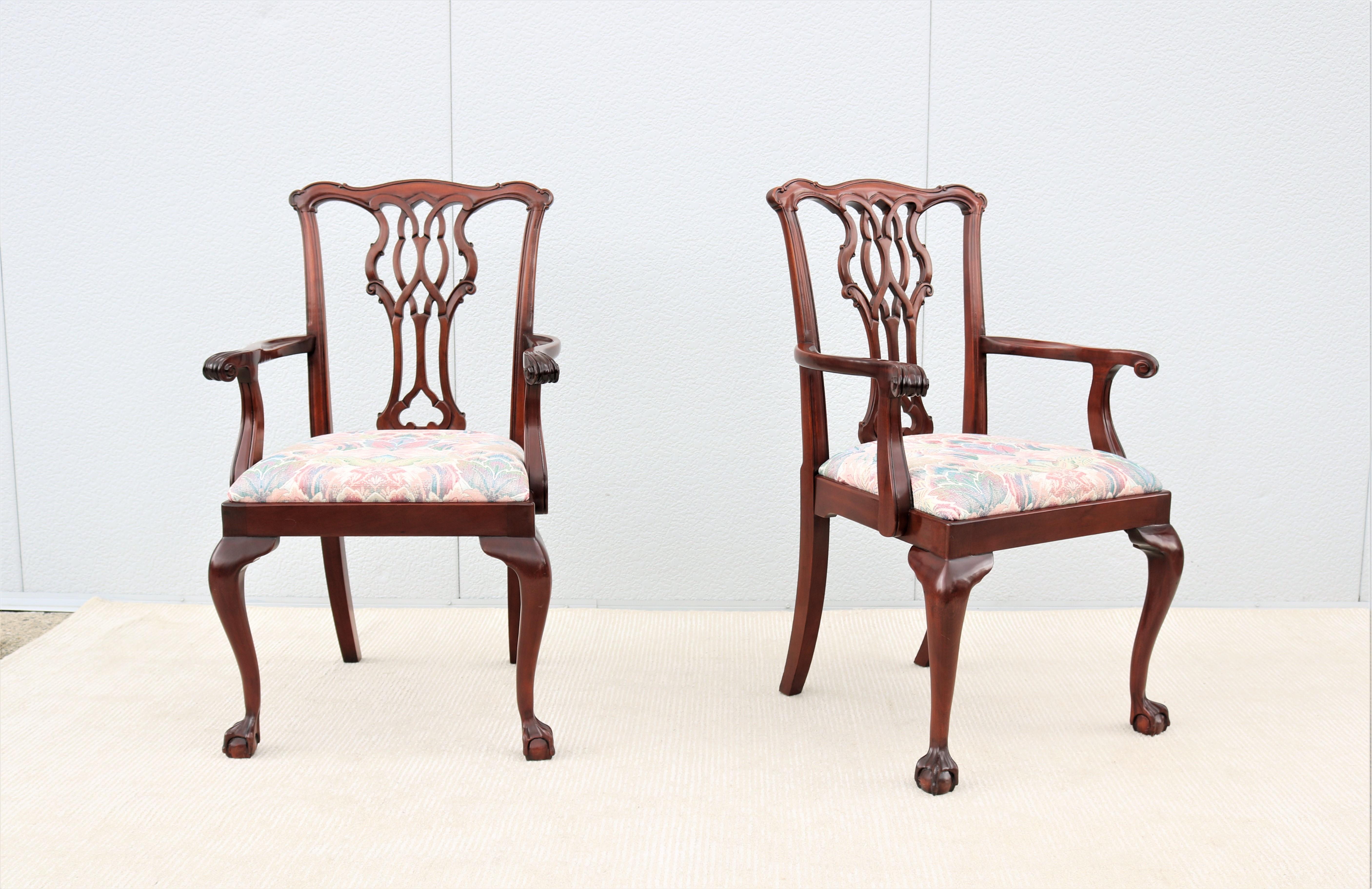 Traditional Classic Chippendale Style Mahogany Armchairs by Councill - a Pair In Good Condition For Sale In Secaucus, NJ