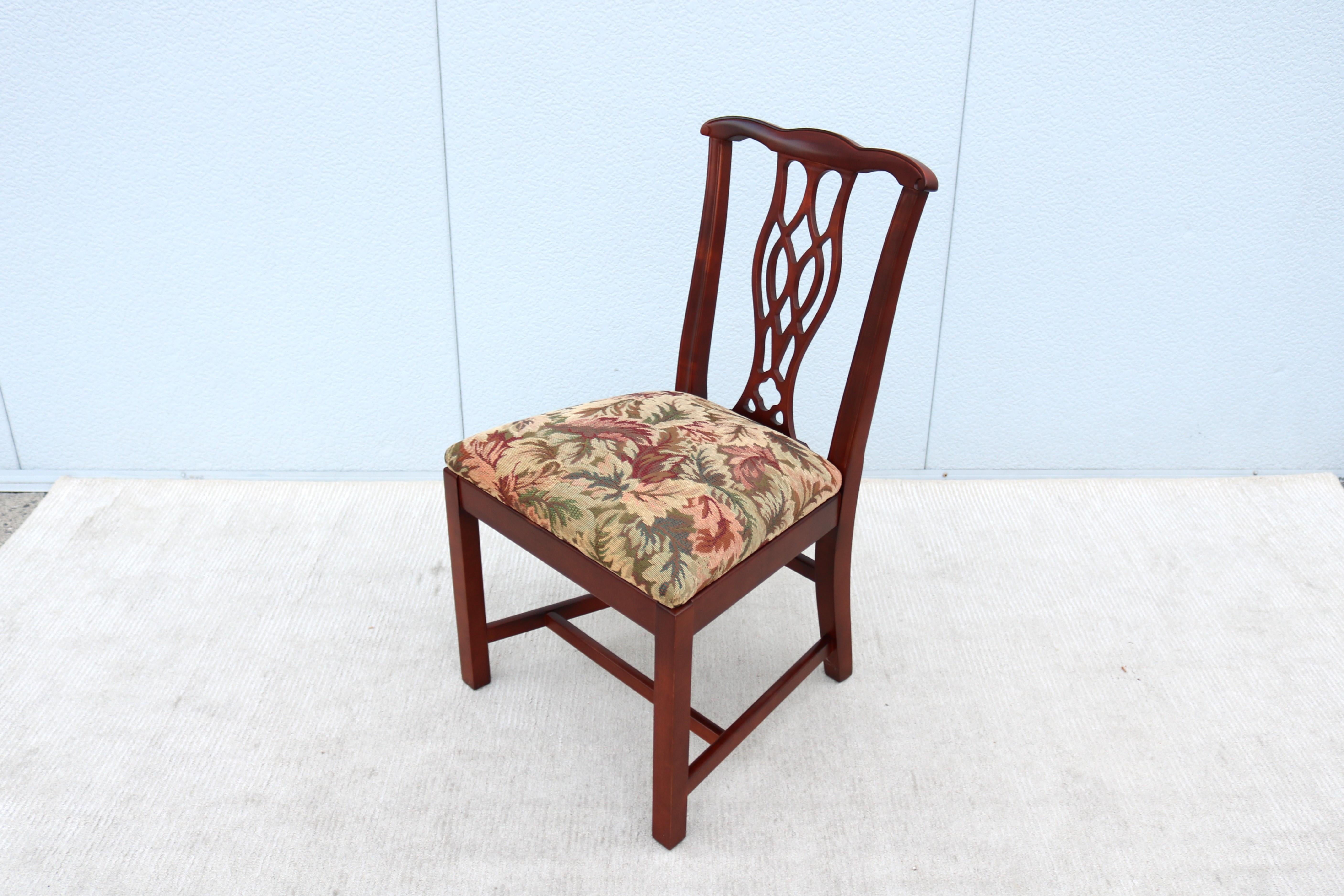 Chaise d'appoint ou d'invité sans accoudoirs en érable, de style Classic Chippendale par Jofco Excellent état - En vente à Secaucus, NJ