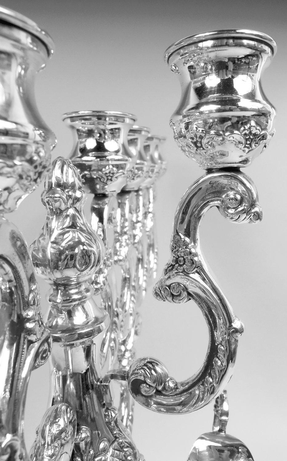 Traditioneller klassischer Hannukah-Menorah aus Sterlingsilber (20. Jahrhundert) im Angebot