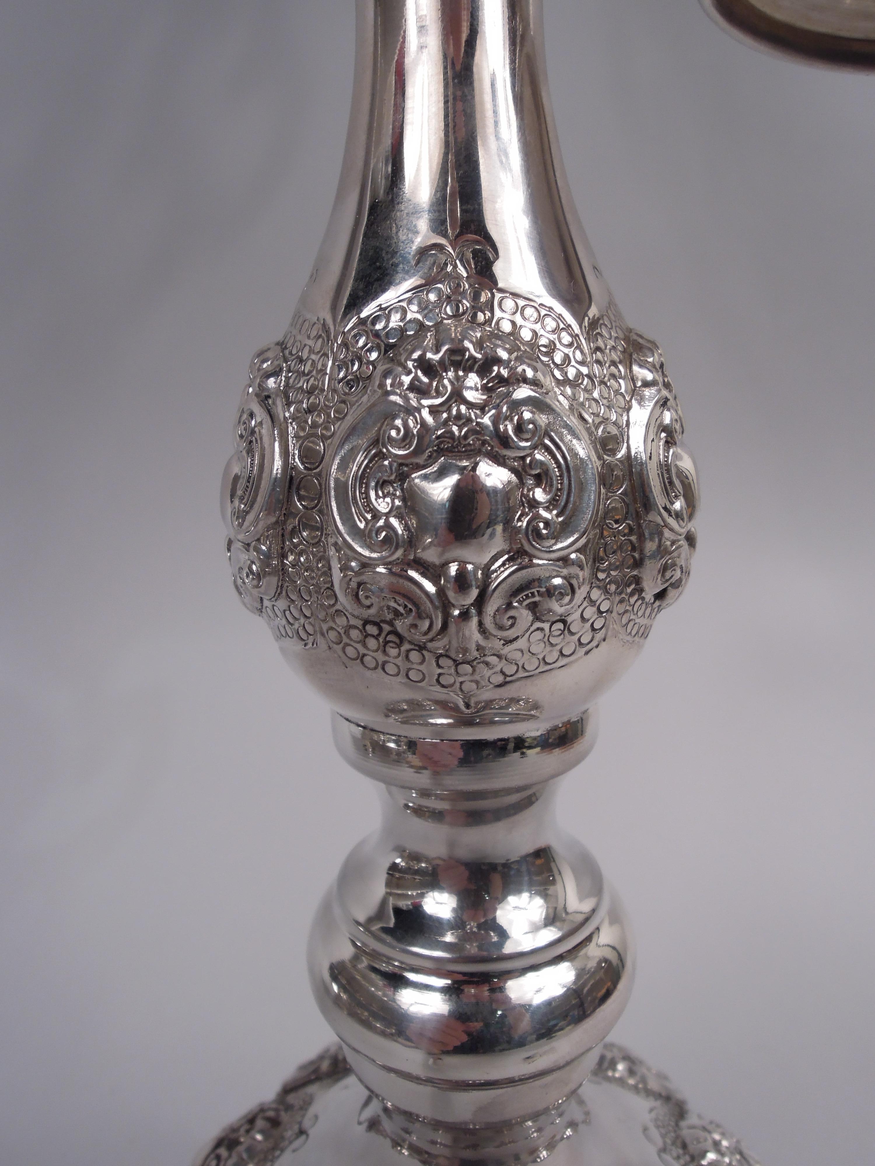 Traditioneller klassischer Hannukah-Menorah aus Sterlingsilber im Angebot 2