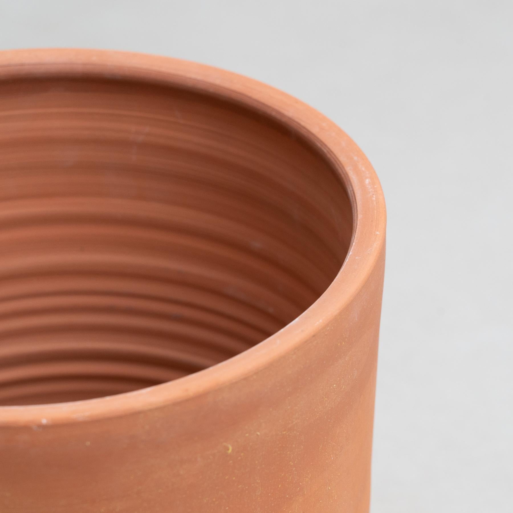 Traditional Clay Planter, circa 1960 5