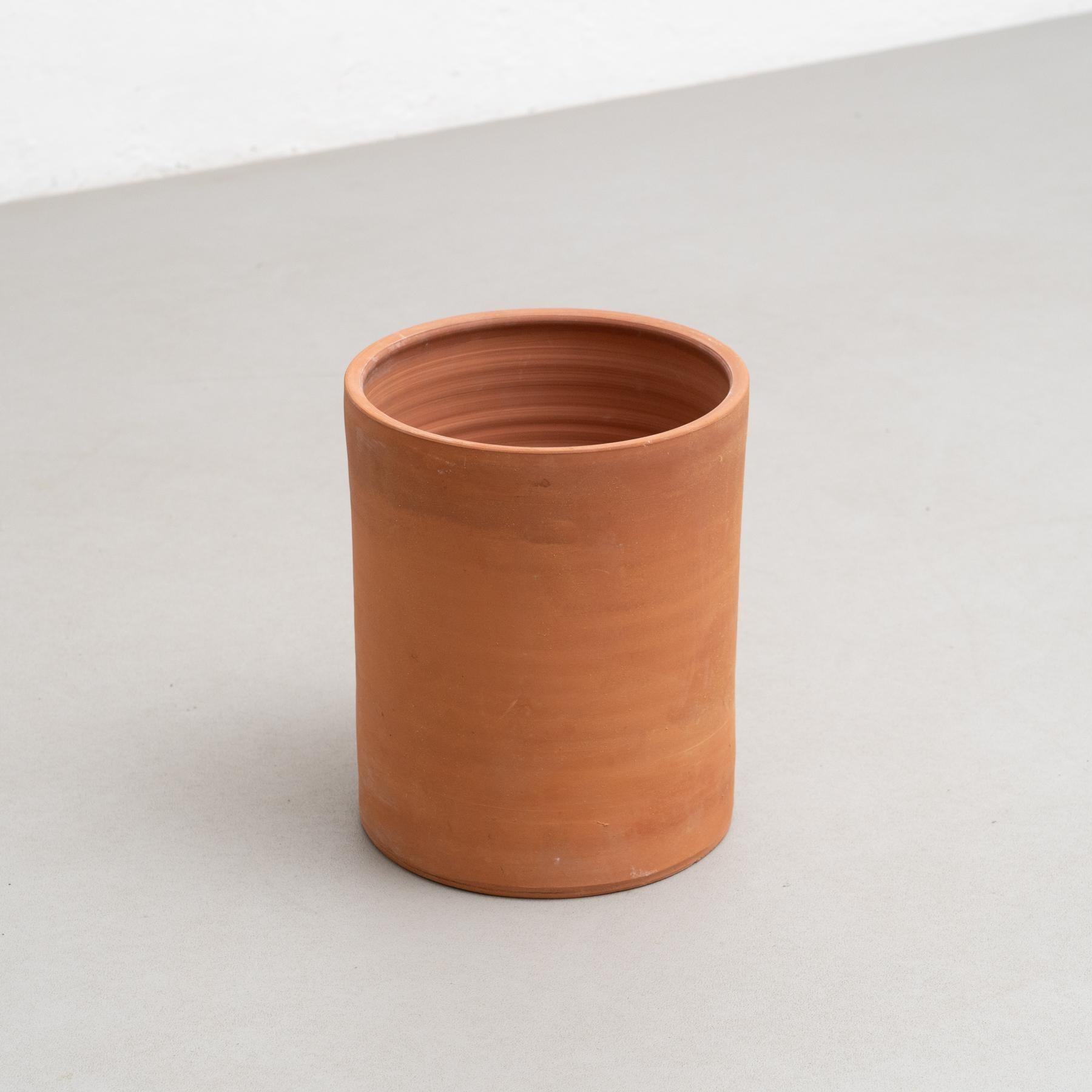 Traditional Clay Planter, circa 1960 1