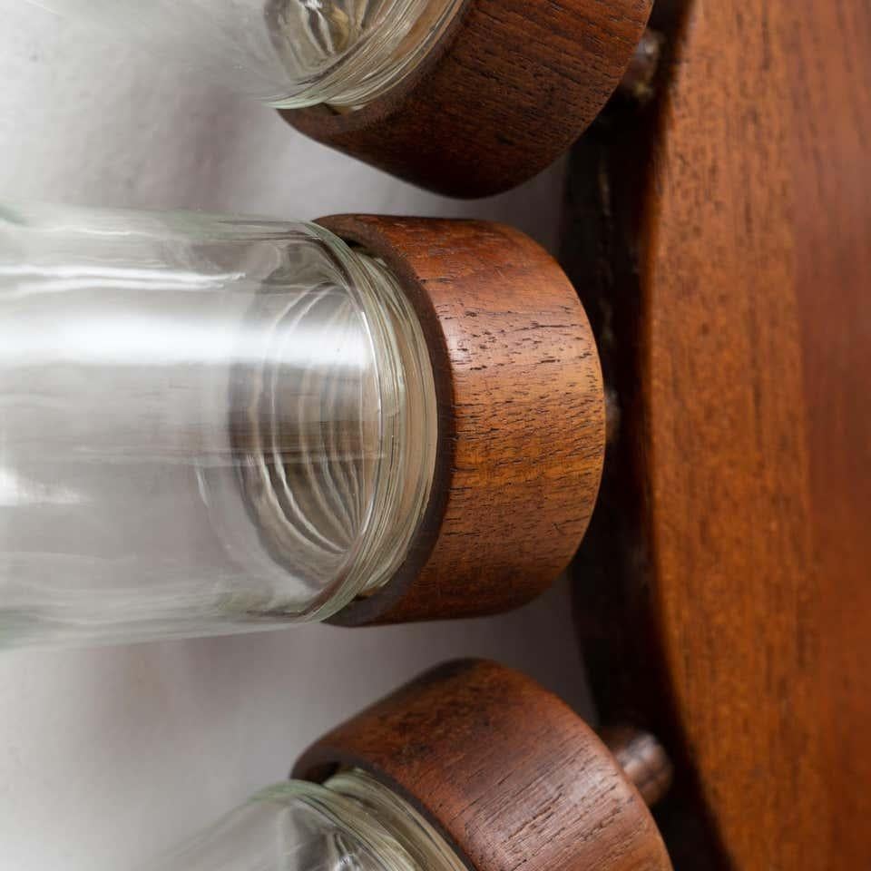 Présentoir traditionnel danois vintage en bois pour pots à épices, circa 1950 en vente 6
