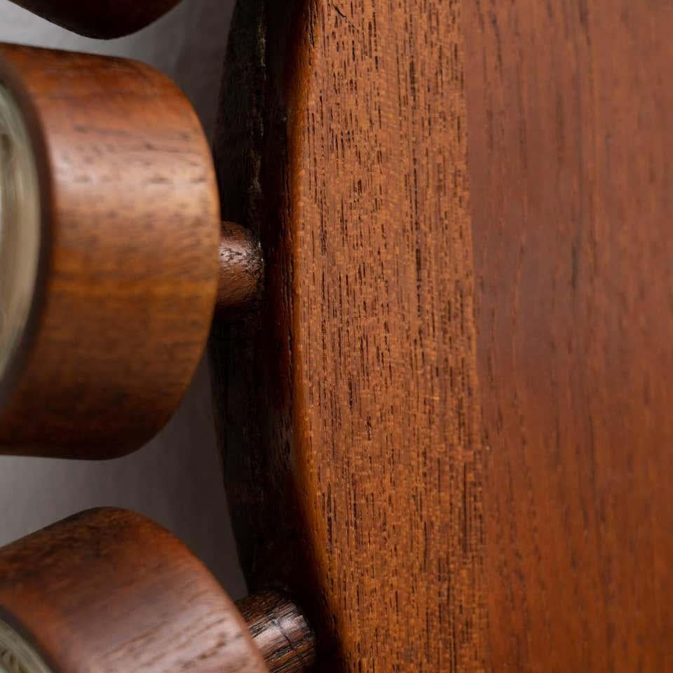 Présentoir traditionnel danois vintage en bois pour pots à épices, circa 1950 en vente 7