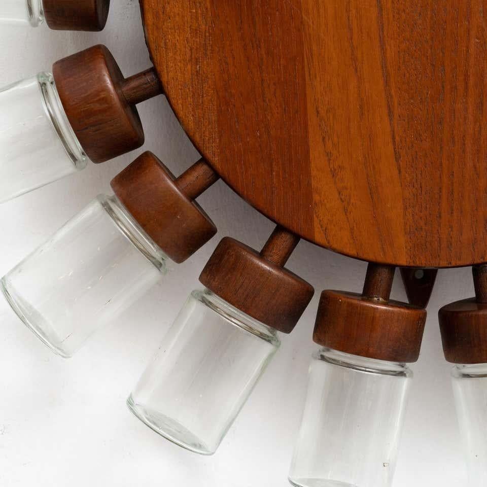 Présentoir traditionnel danois vintage en bois pour pots à épices, circa 1950 en vente 2