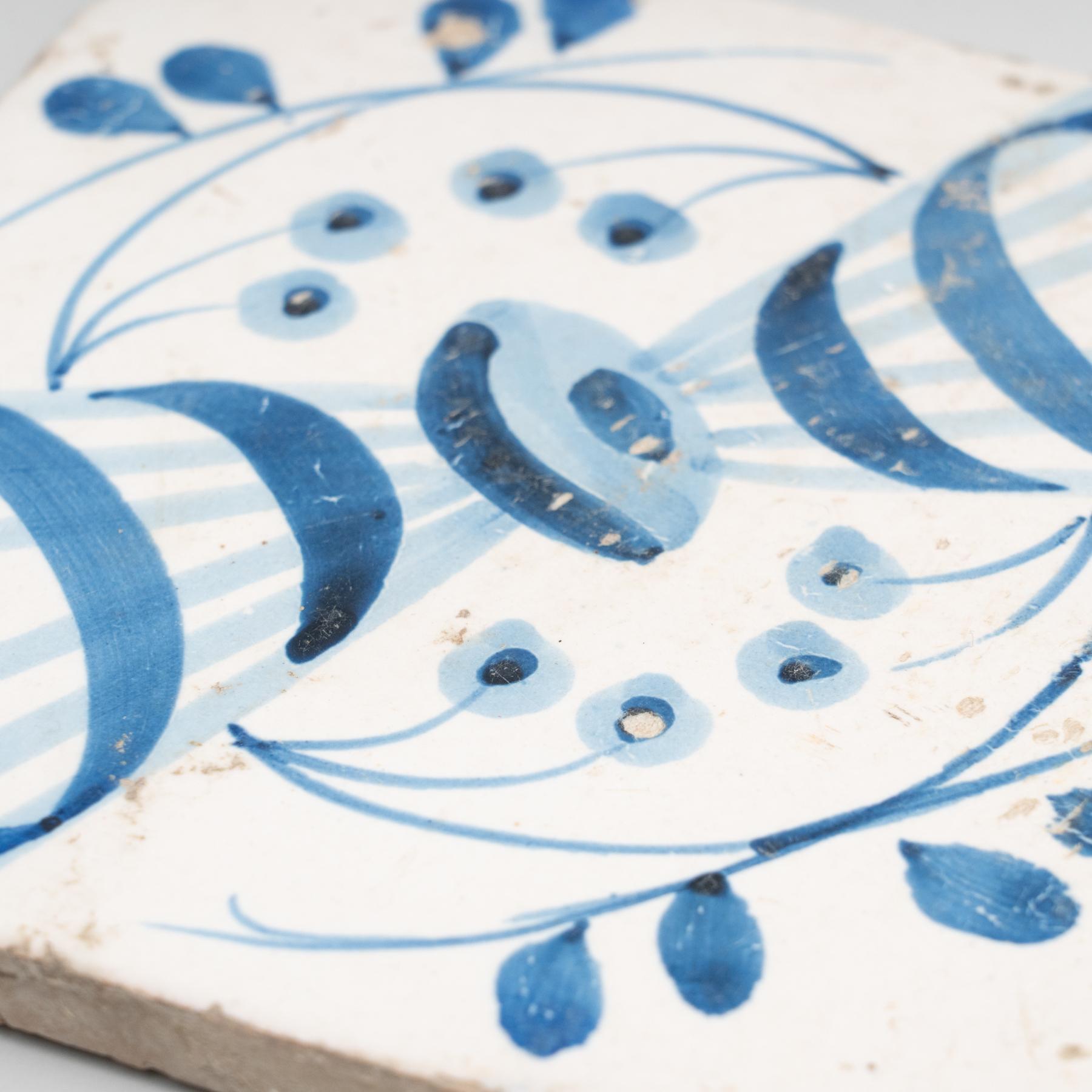 Traditional Decorative Modernist Ceramic Spanish Tile, circa 1940 In Good Condition For Sale In Barcelona, ES