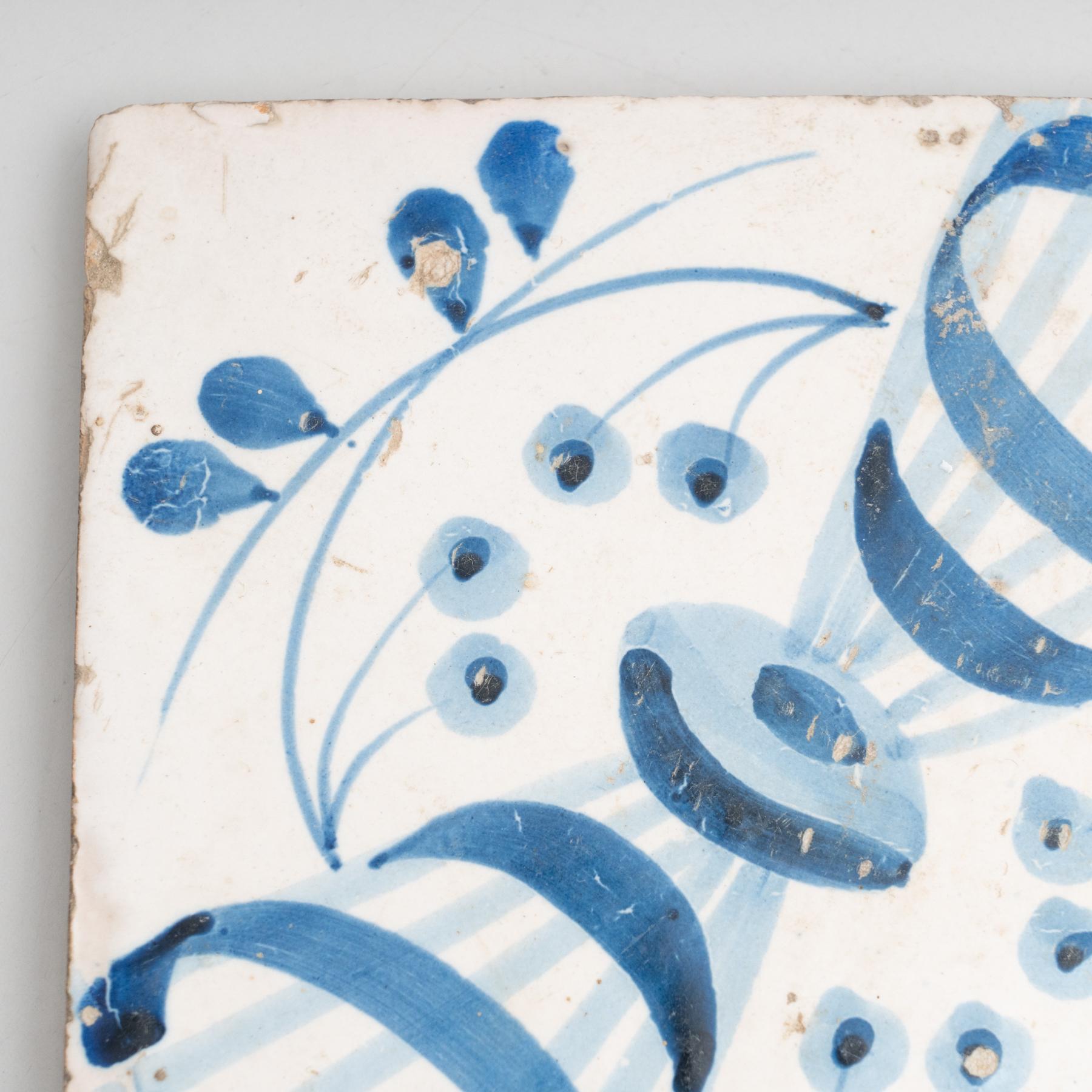 Traditional Decorative Modernist Ceramic Spanish Tile, circa 1940 For Sale 1