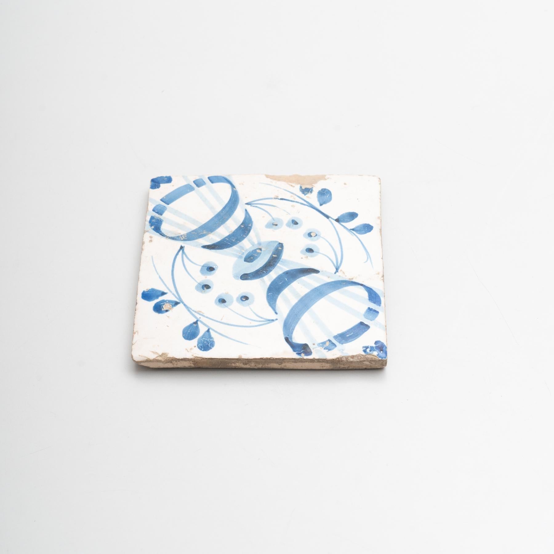 Traditional Decorative Modernist Ceramic Spanish Tile, circa 1940 For Sale 4