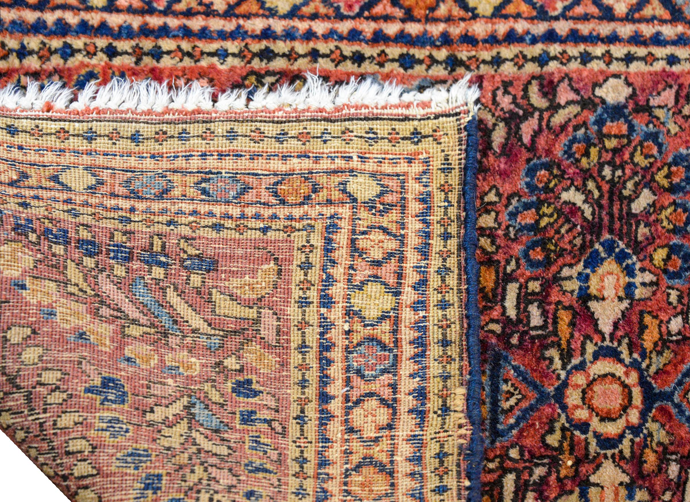 Traditional Early 20th Century Sarouk Rug For Sale 3