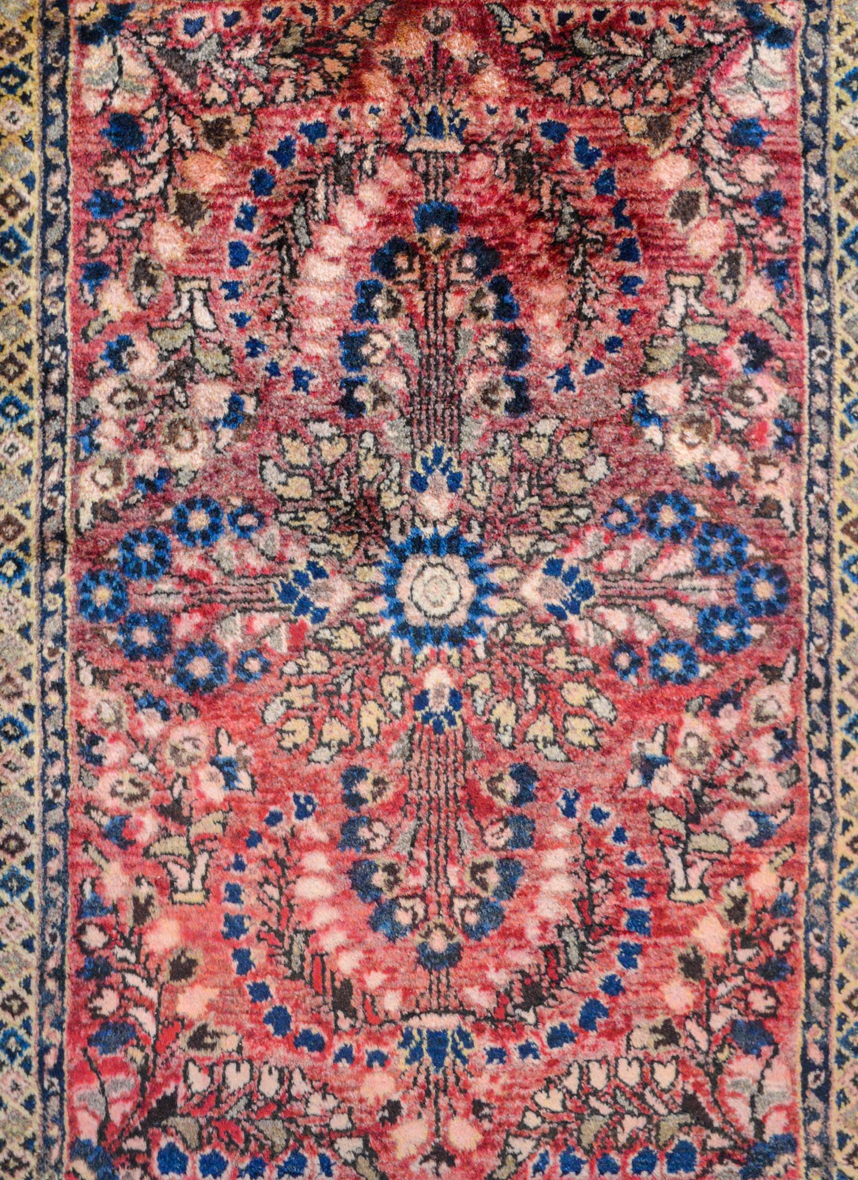 Alfombra sarouk tradicional de principios del siglo XX Sarouk Farahan en venta