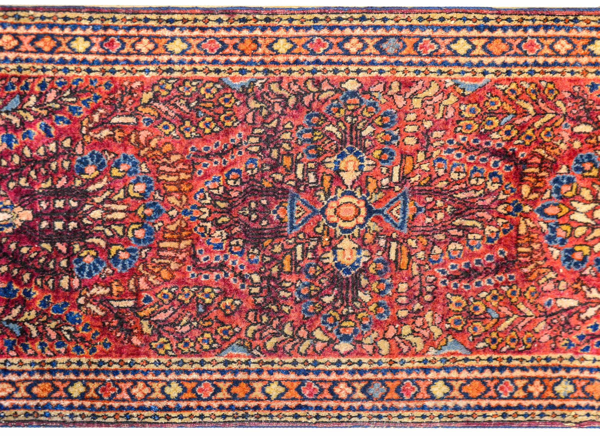 Persian Traditional Early 20th Century Sarouk Rug For Sale