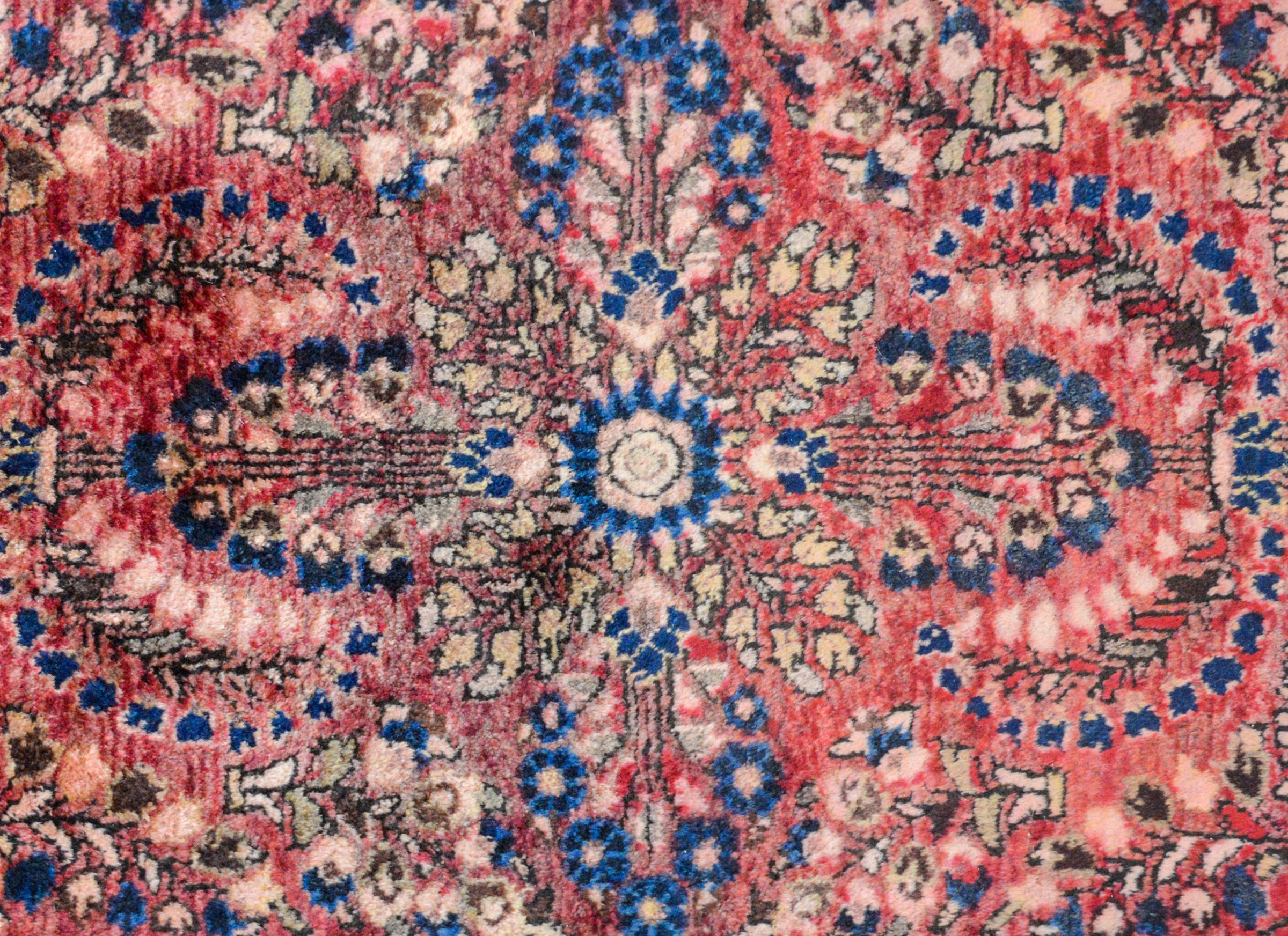 Persian Traditional Early 20th Century Sarouk Rug For Sale