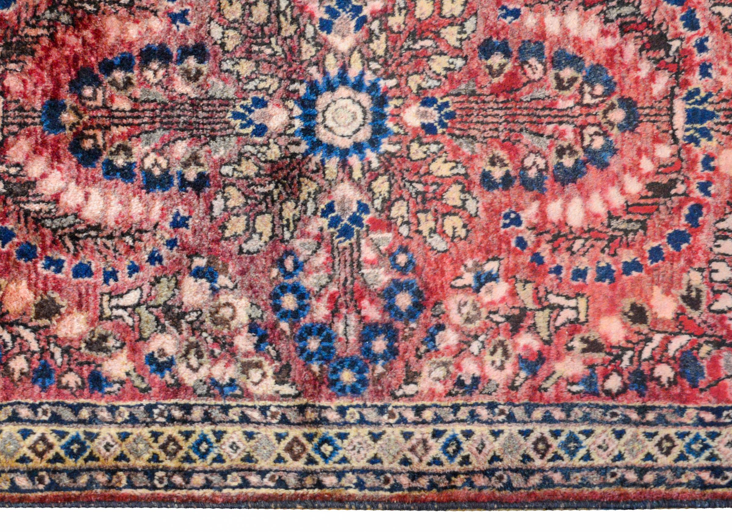 Traditional Early 20th Century Sarouk Rug For Sale 1