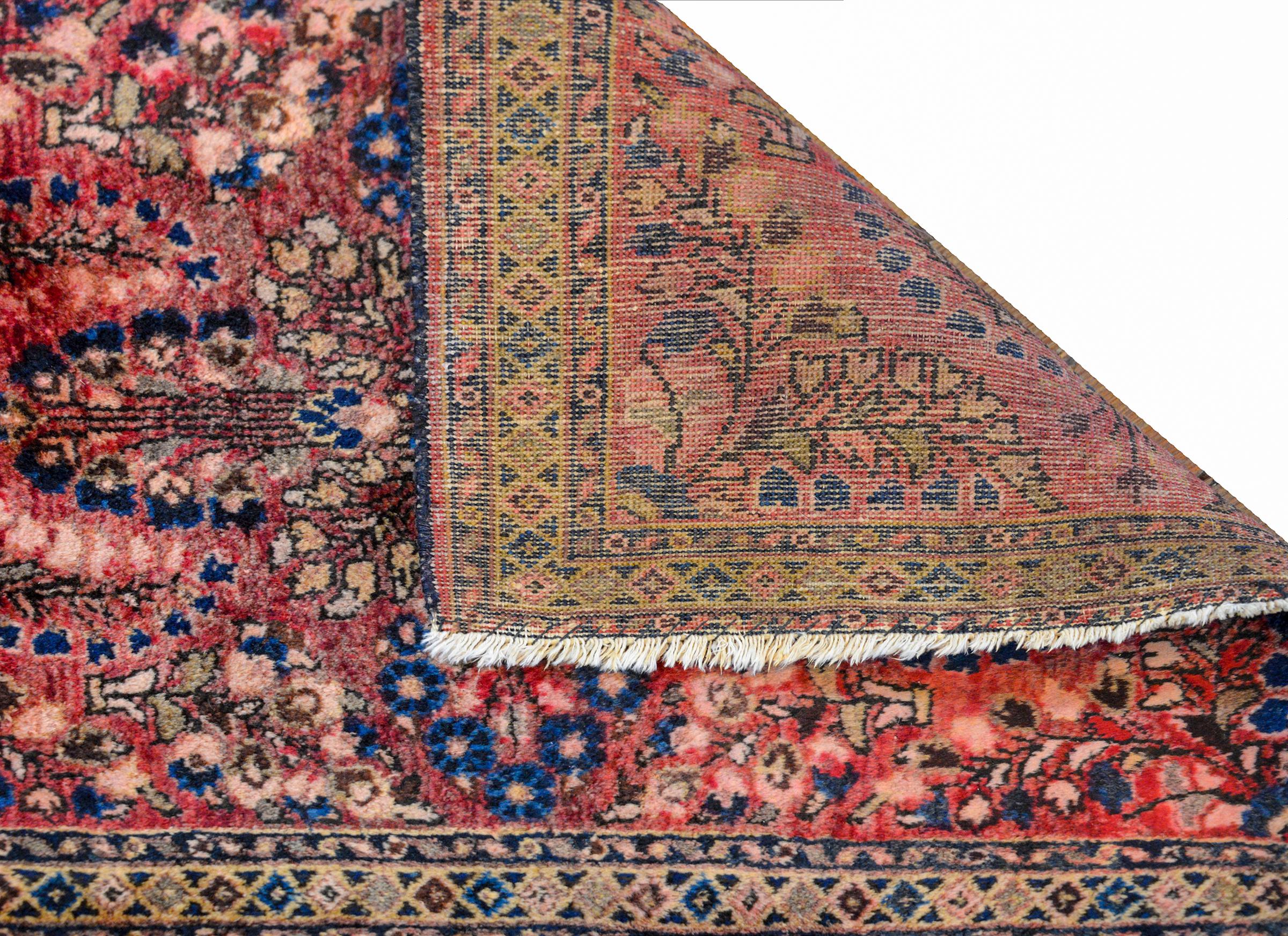 Traditional Early 20th Century Sarouk Rug For Sale 2
