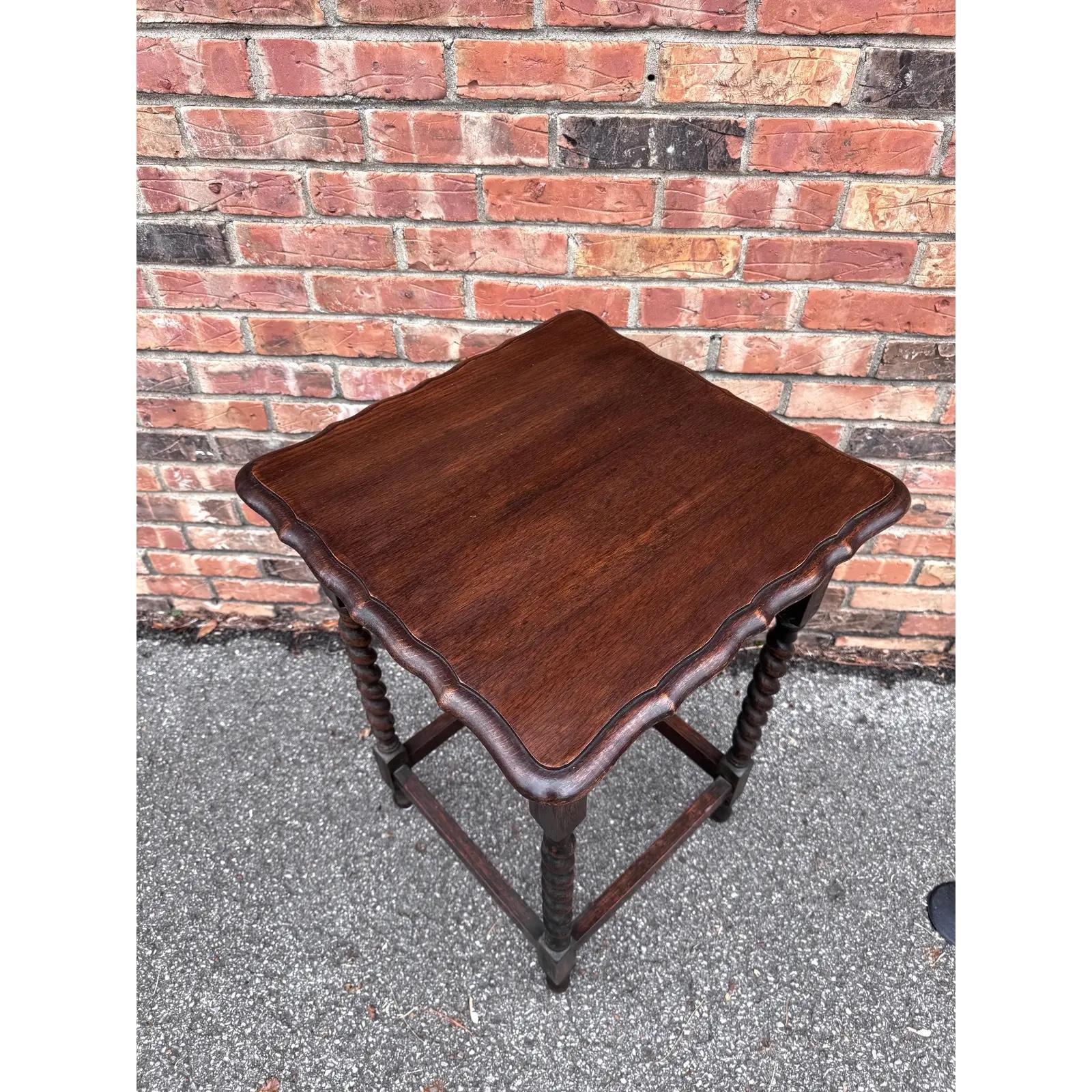 XIXe siècle Table d'appoint traditionnelle anglaise Barley Twist en vente