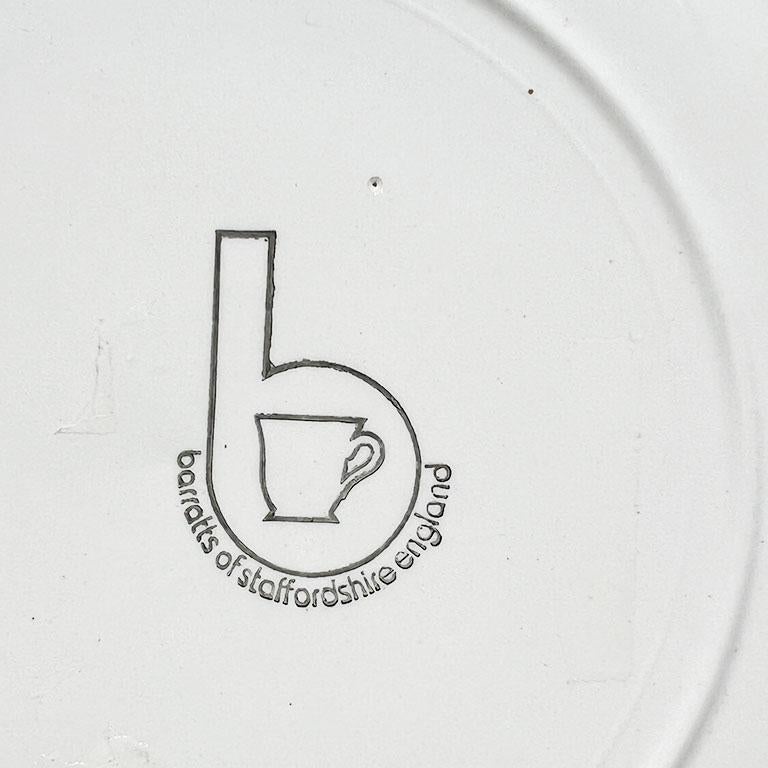 American Classical Traditional English Ceramic Hunting Plate by Barratts of Staffordshire England For Sale