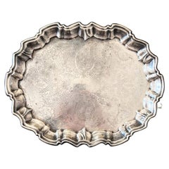 Bandeja de servir tradicional inglesa Eales 1779 Silverplate con pie oval grabado 