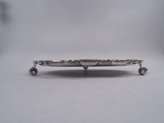 Plateau Salver traditionnel anglais géorgien en argent sterling moulé, 1967