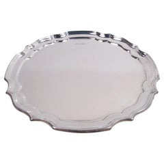 Plateau Salver traditionnel anglais géorgien en argent sterling moulé, 1974