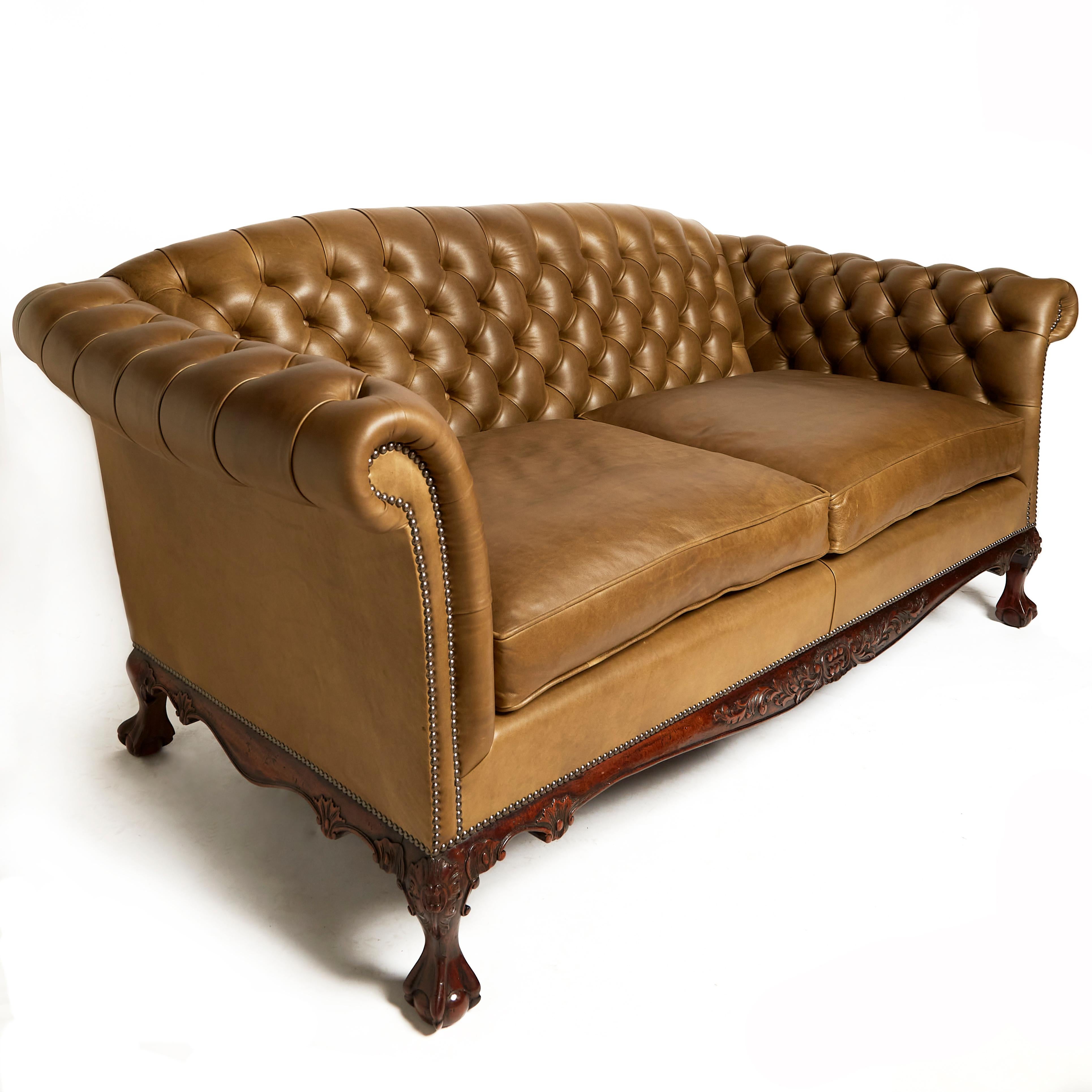 Traditional English Leather Shaped Back Chesterfield Sofa In New Condition For Sale In London, GB