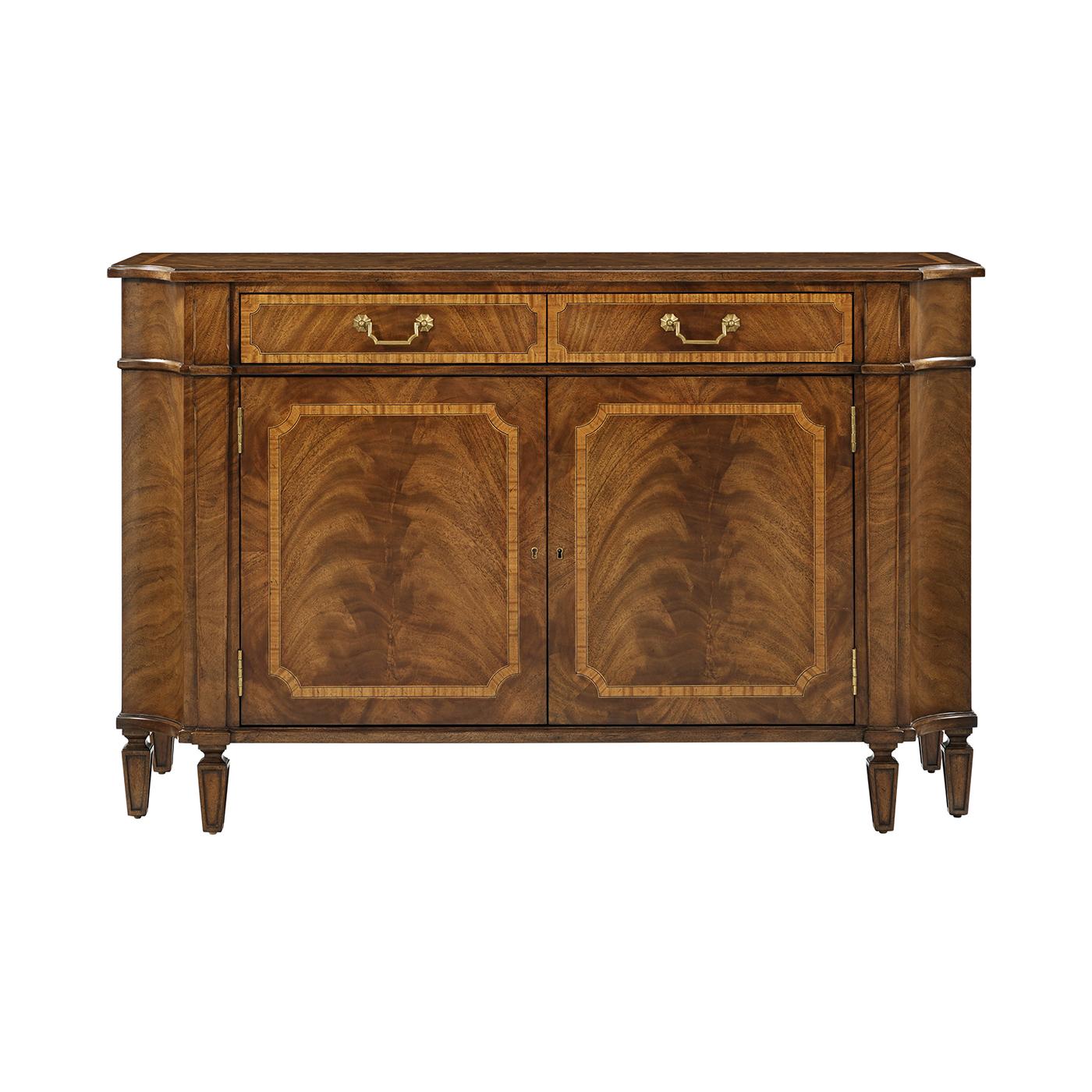 Georgiano Credenza tradizionale inglese di piccole dimensioni in vendita
