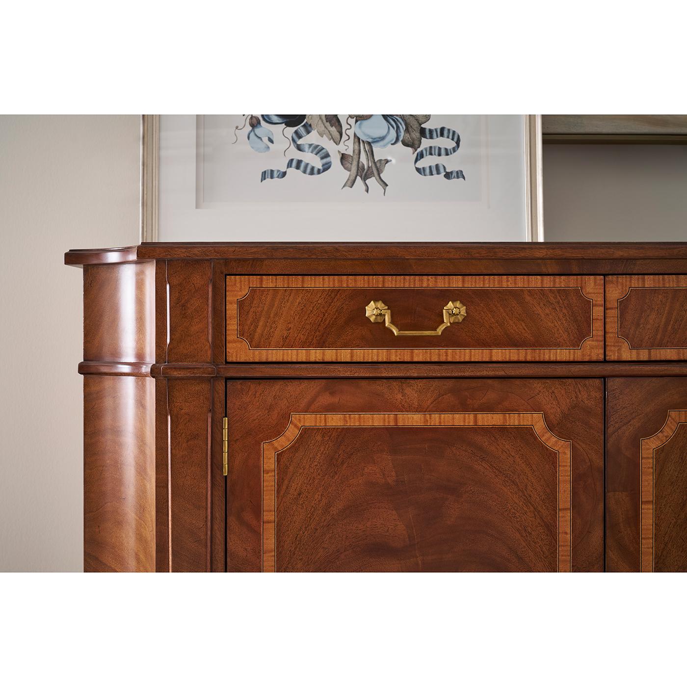 XXI secolo e contemporaneo Credenza tradizionale inglese di piccole dimensioni in vendita