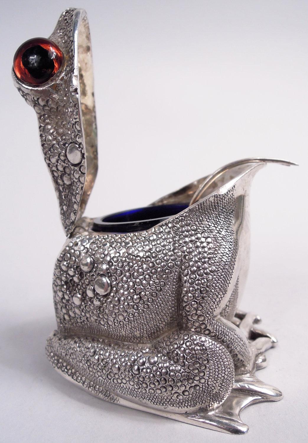 Mid-20th Century Traditional English Sterling Silver Novelty Frog Mustard Pot, 1966-1967