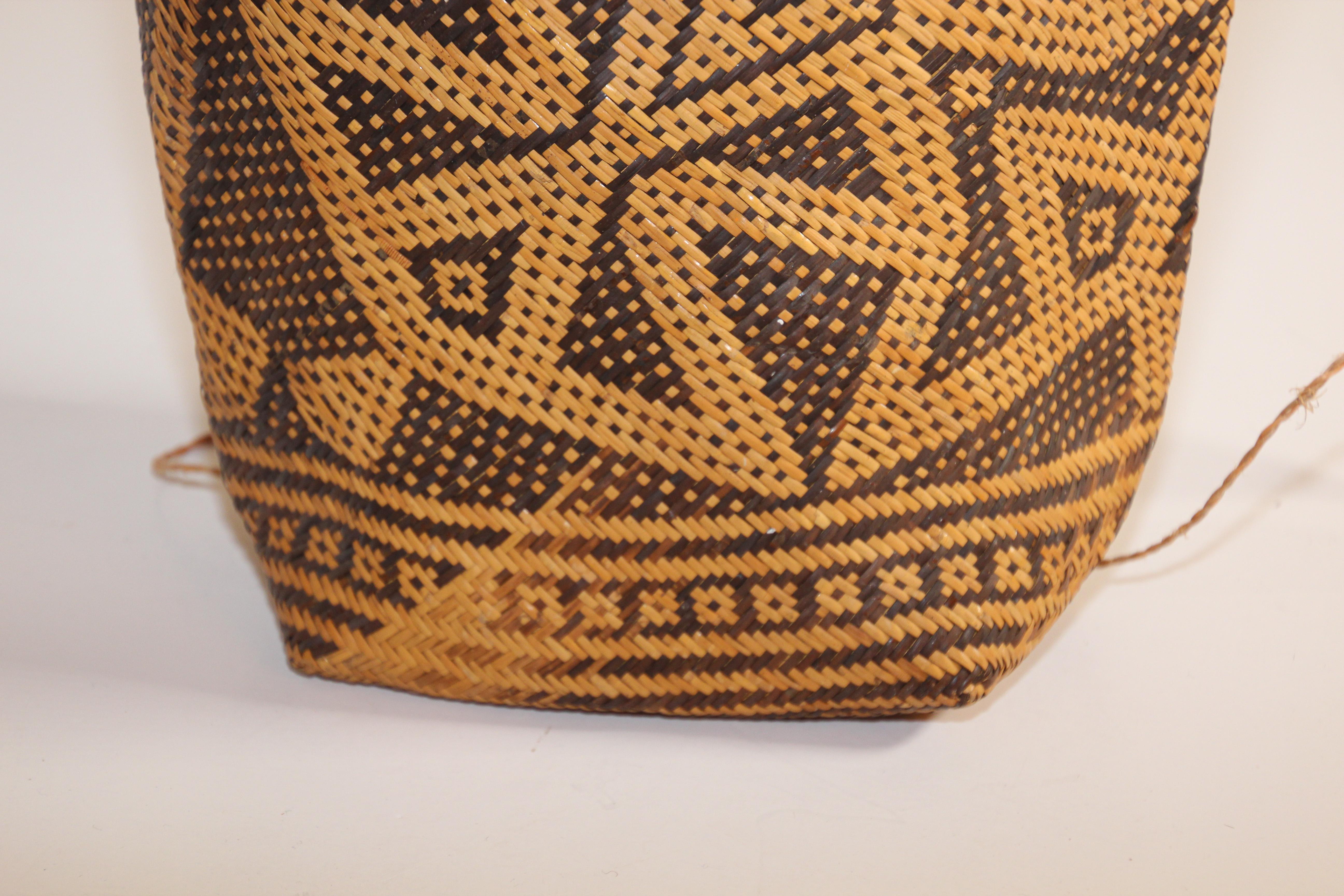 Traditional Ethnic Woven Ajat Basket Borneo Indonesia For Sale 1