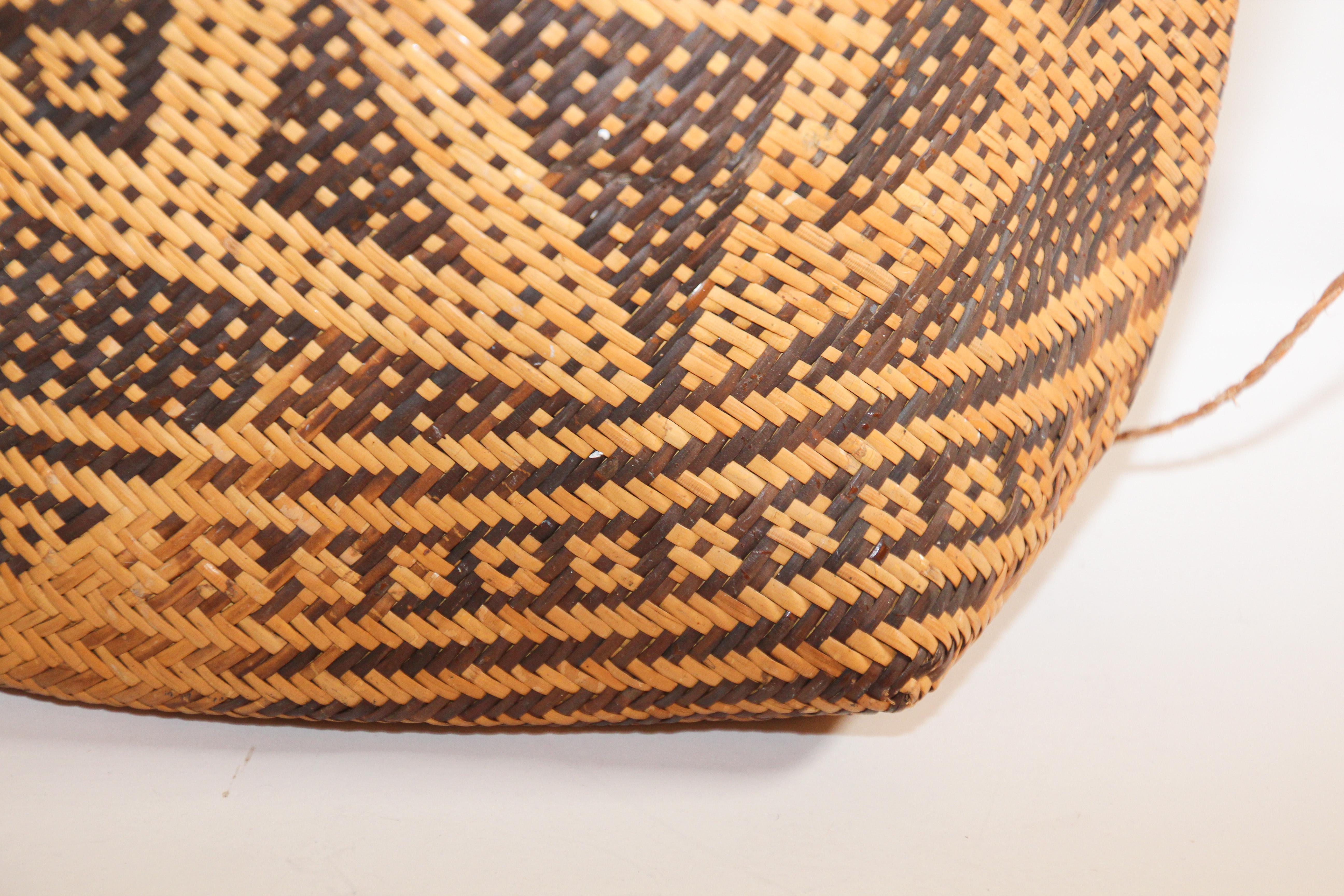 Traditional Ethnic Woven Ajat Basket Borneo Indonesia For Sale 5