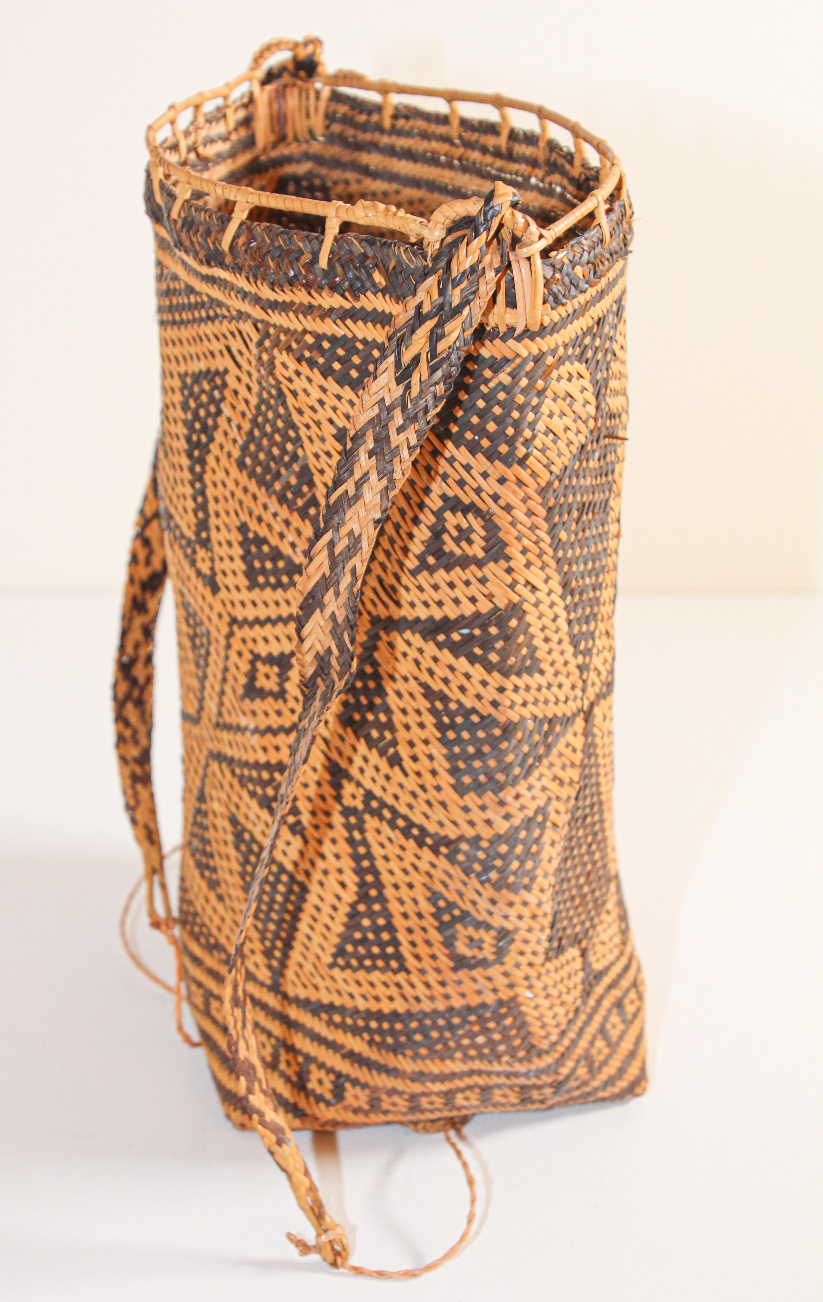 Cesta Tradicional Étnica Tejida Ajat Borneo Indonesia Indonesio en venta
