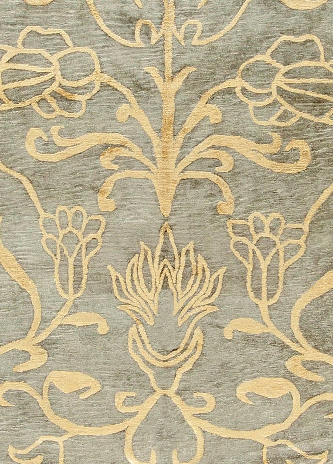 Traditional European inspired beige handmade rug by Doris Leslie Blau.
Size: 11'7