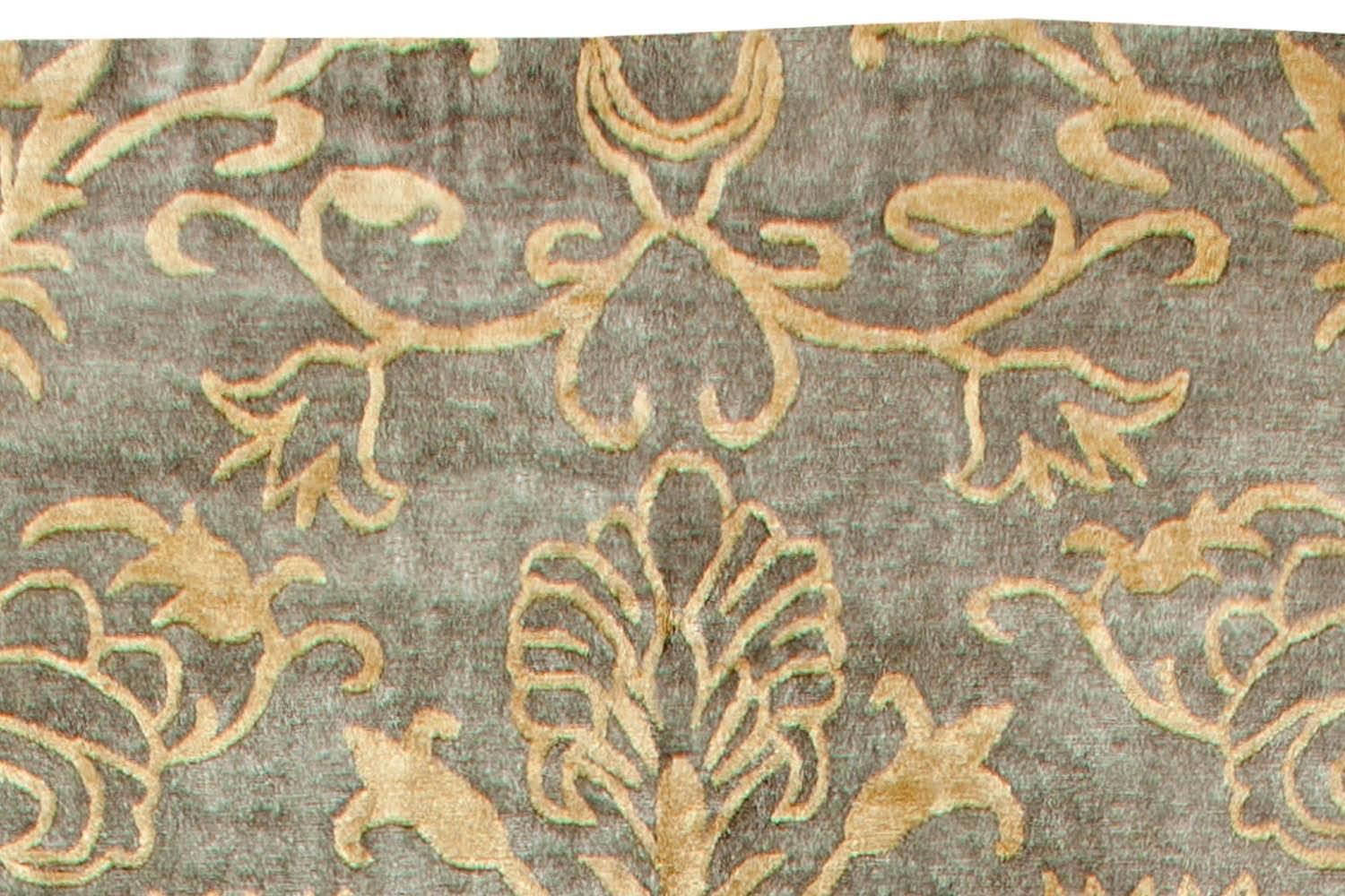 Traditioneller, europäischer, inspirierter Beigefarbener handgefertigter Teppich von Doris Leslie Blau (Tibetisch) im Angebot