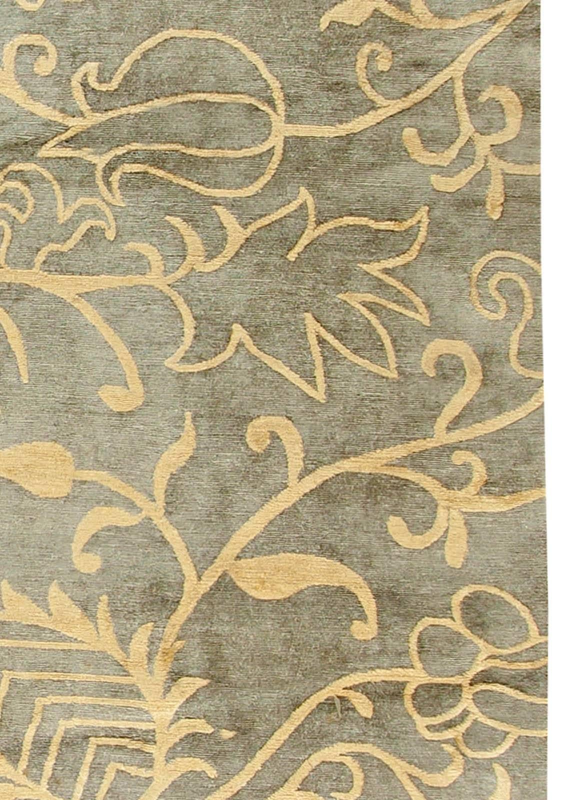 Traditioneller, europäischer, inspirierter Beigefarbener handgefertigter Teppich von Doris Leslie Blau (Handgeknüpft) im Angebot