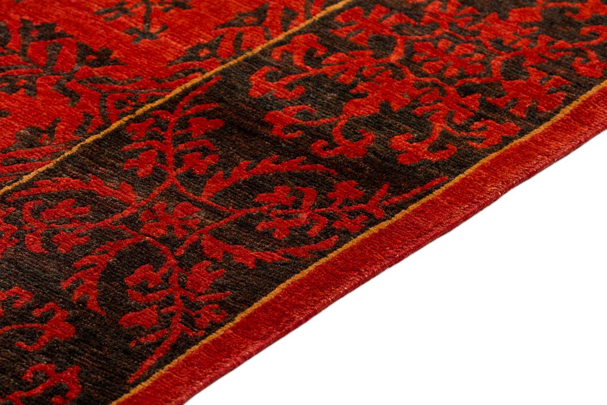 Traditioneller brauner und roter Teppich mit Blumenmuster für den Flur - Rosalynn by Joseph Carini im Angebot 2