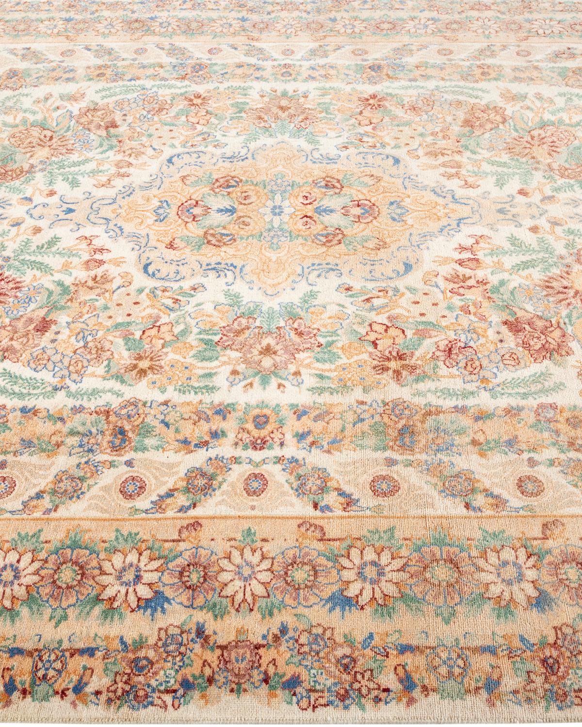 Traditional Floral Hand Knotted Wool Beige Area Rug In New Condition For Sale In Norwalk, CT