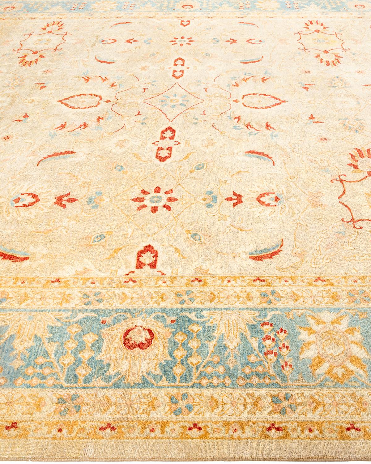 Traditional Floral Hand Knotted Wool Beige Area Rug In New Condition For Sale In Norwalk, CT