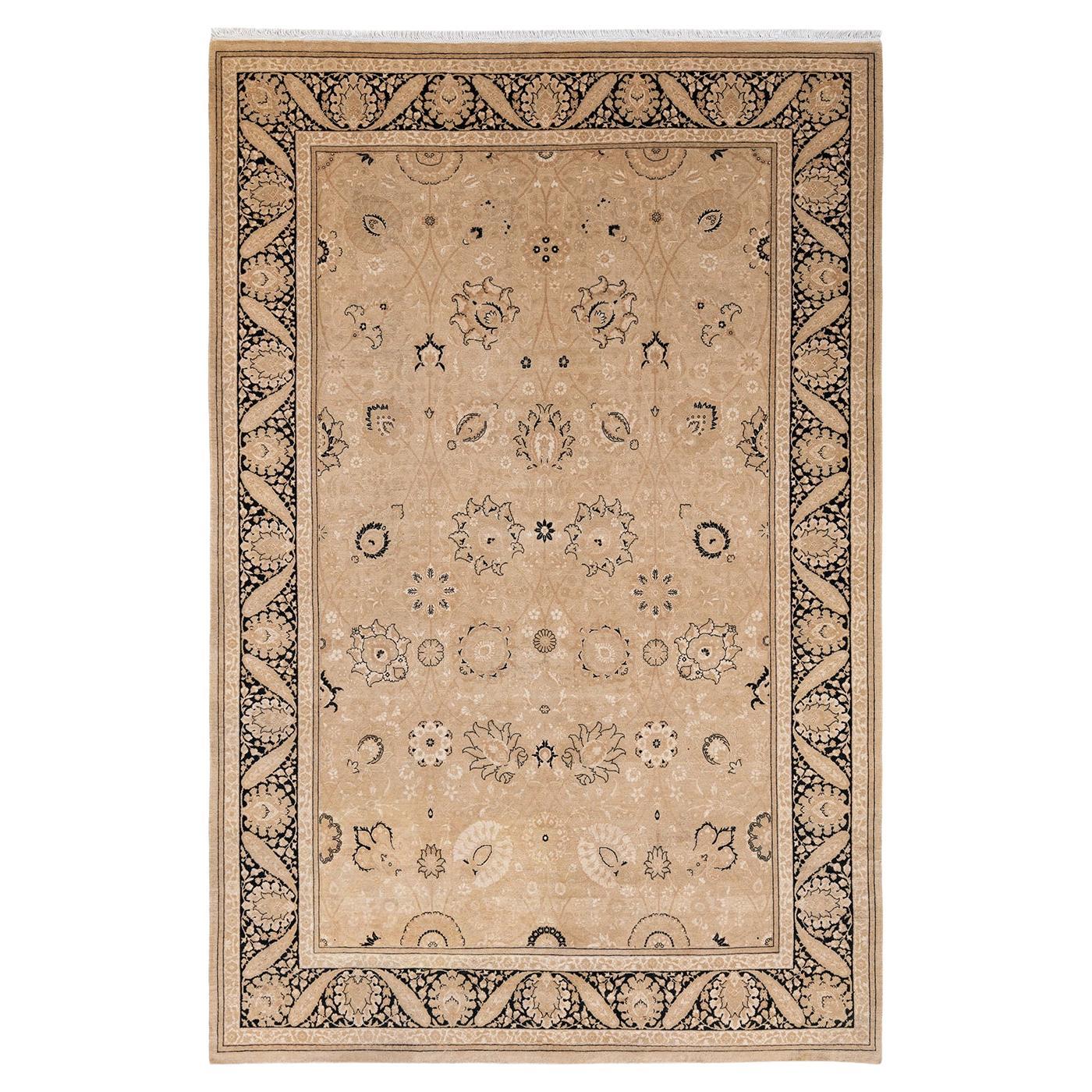 Traditional Floral Hand Knotted Wool Beige Area Rug (Tapis à fleurs traditionnel en laine beige)