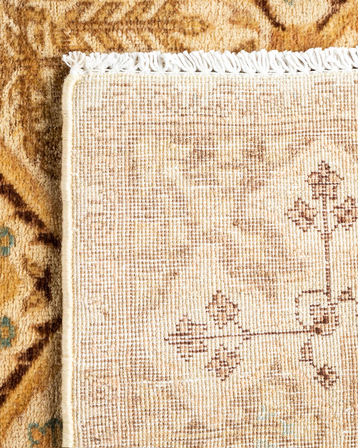 XXIe siècle et contemporain Chemin de table traditionnel en laine nouée à la main Brown en vente