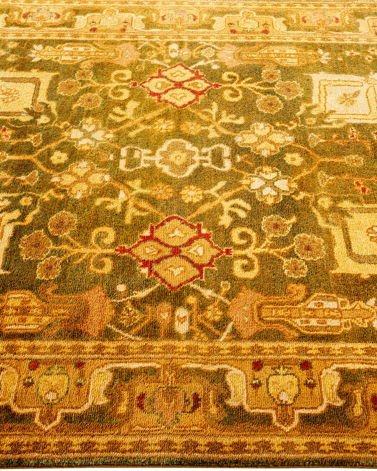 Traditional Floral Hand Knotted Wool Gold Area Rug In New Condition For Sale In Norwalk, CT