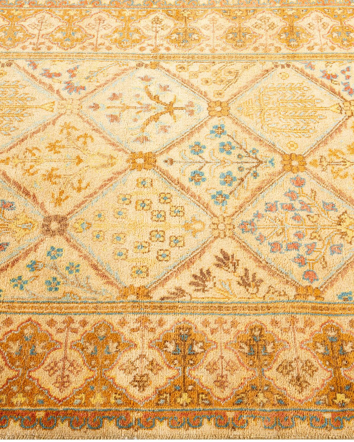 Traditional Floral Hand Knotted Wool Ivory Area Rug In New Condition For Sale In Norwalk, CT