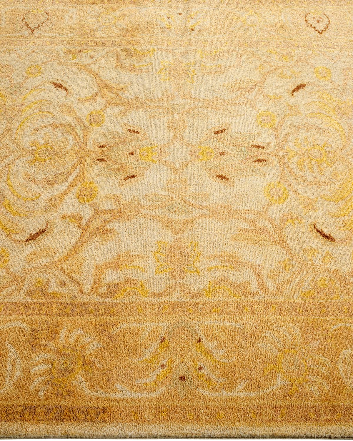 Traditional Floral Hand Knotted Wool Ivory Area Rug In New Condition For Sale In Norwalk, CT