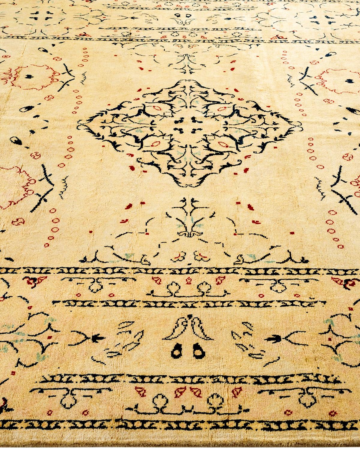 Traditional Floral Hand Knotted Wool Yellow Area Rug In New Condition For Sale In Norwalk, CT