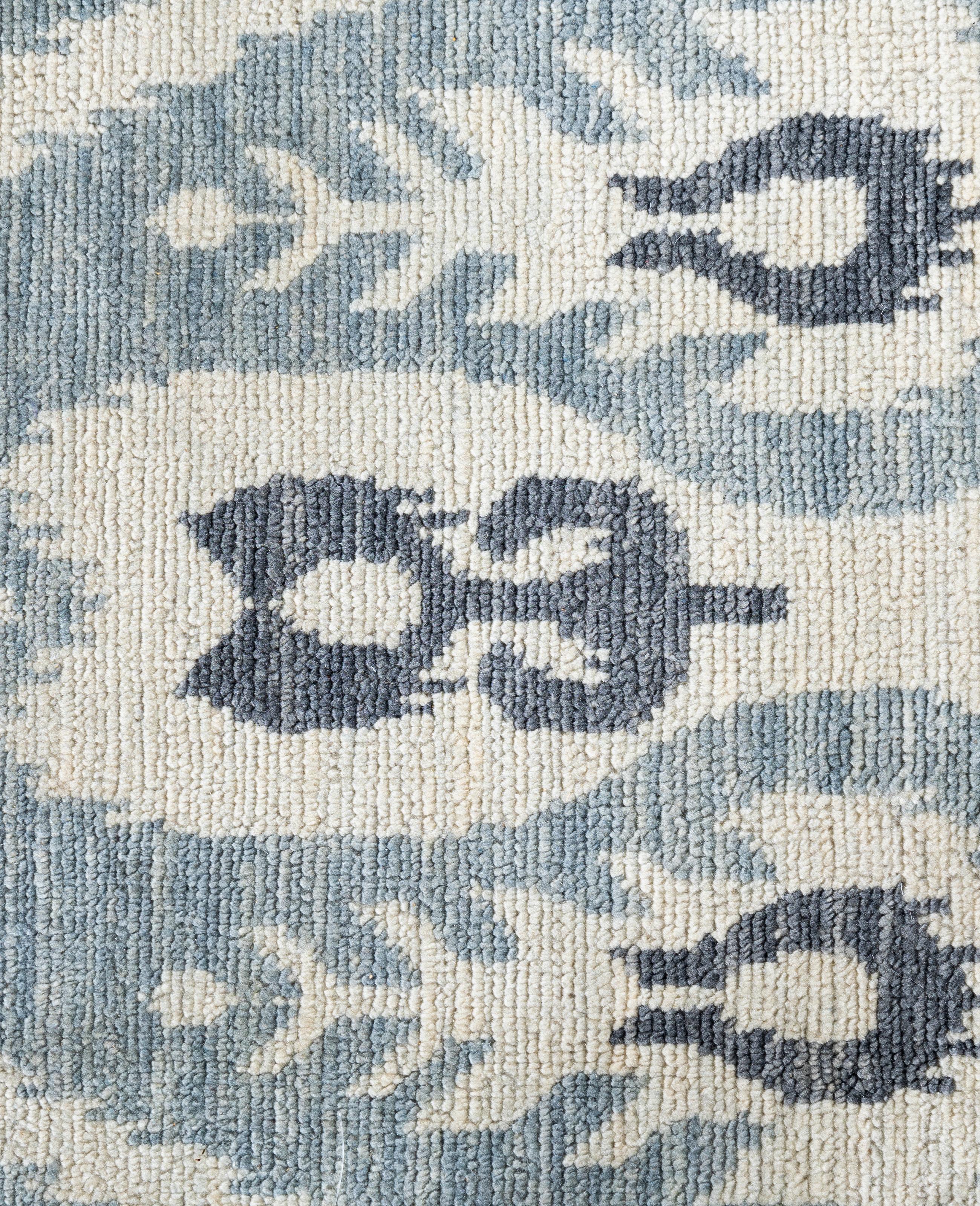 Traditioneller handgeknüpfter elfenbeinfarbener Teppich aus Wolle mit Blumenmuster 9' 0