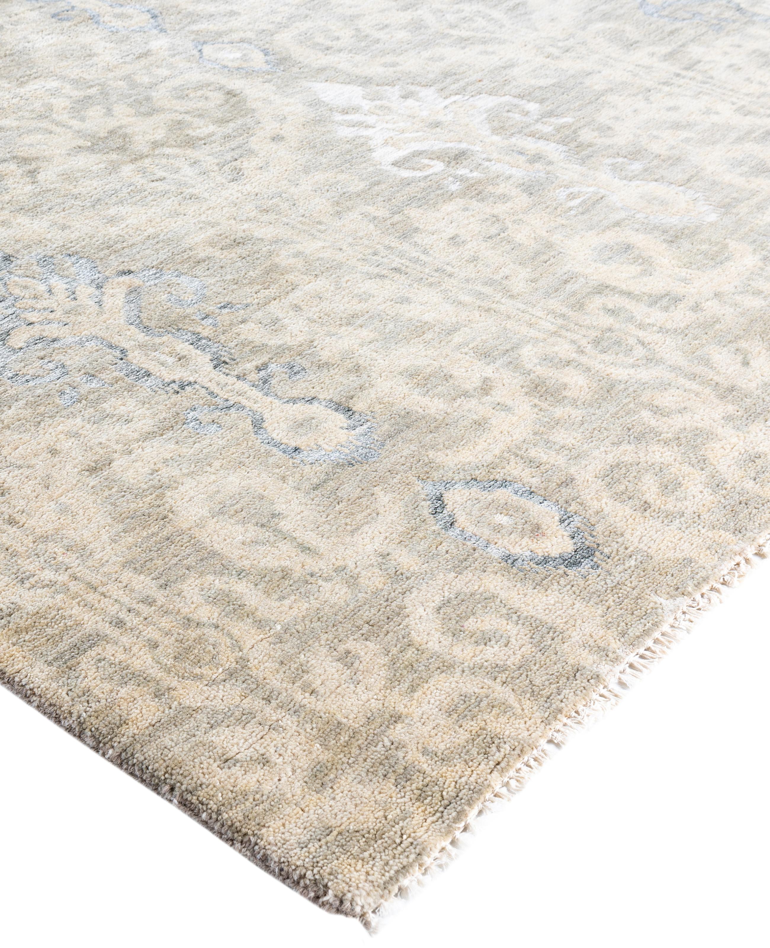 Les tapis kazakhs sont recherchés depuis des générations, leur esthétique unique étant une combinaison captivante d'histoire tribale et d'influence géographique. Les médaillons, les motifs allover et le dessin central, noués à la main de manière