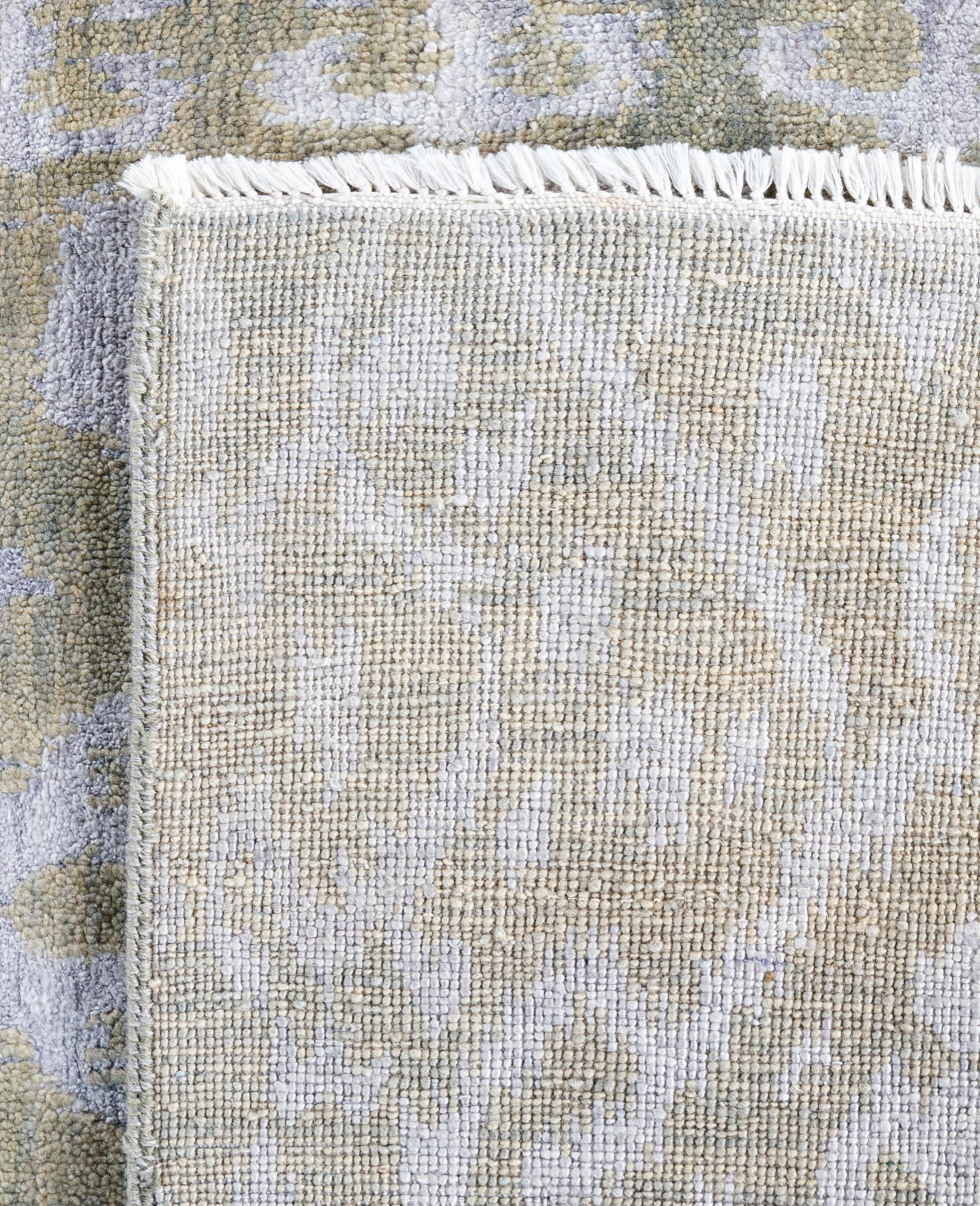Tappeto tradizionale floreale in lana e seta annodato a mano di colore beige, 8' 1